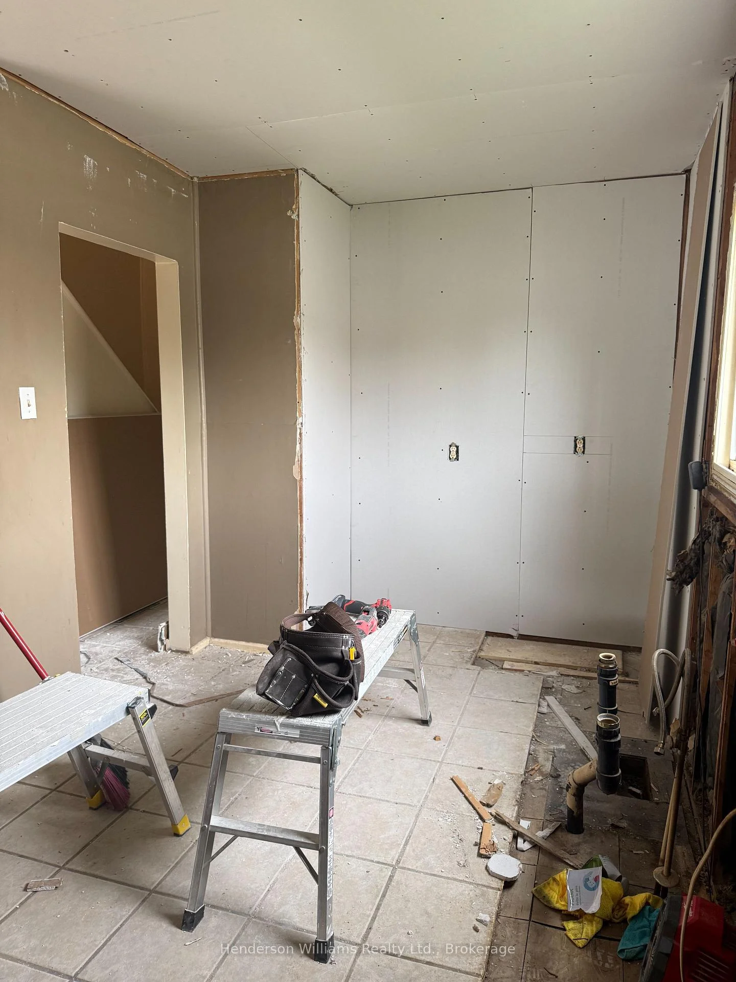Photo 24 of 122 Golfdale Road, Belleville, Belleville Ward — HOMEH