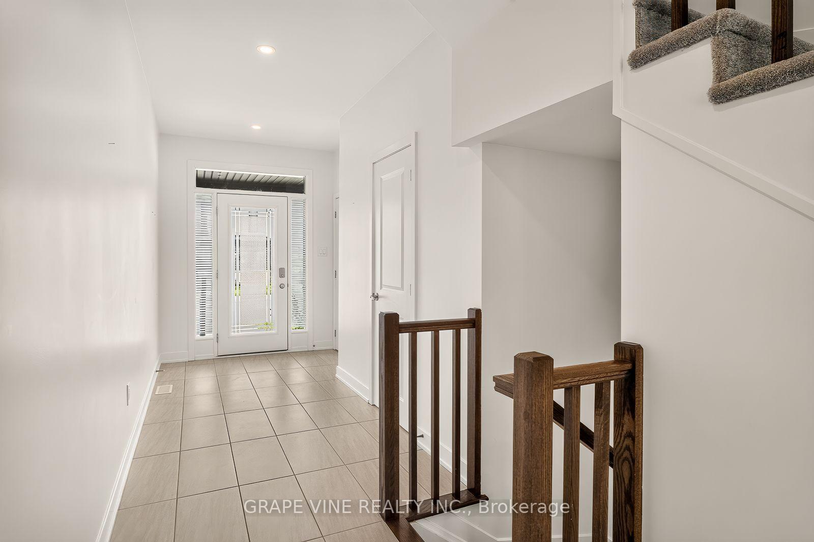 Photo 4 of 629 Knotridge Street, Ottawa, Mer Bleue/Bradley Estates/Anderson Park — HOMEH