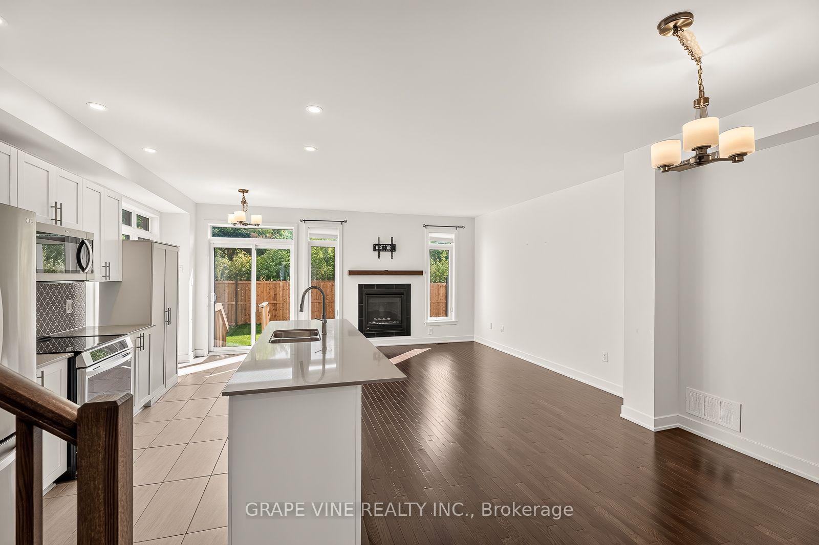 Photo 6 of 629 Knotridge Street, Ottawa, Mer Bleue/Bradley Estates/Anderson Park — HOMEH