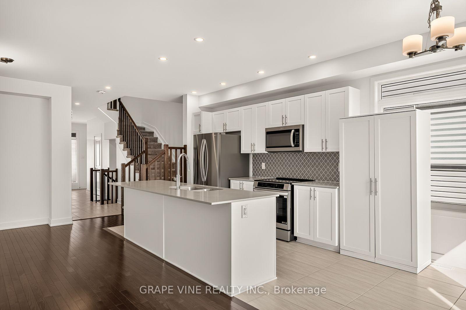 Photo 10 of 629 Knotridge Street, Ottawa, Mer Bleue/Bradley Estates/Anderson Park — HOMEH