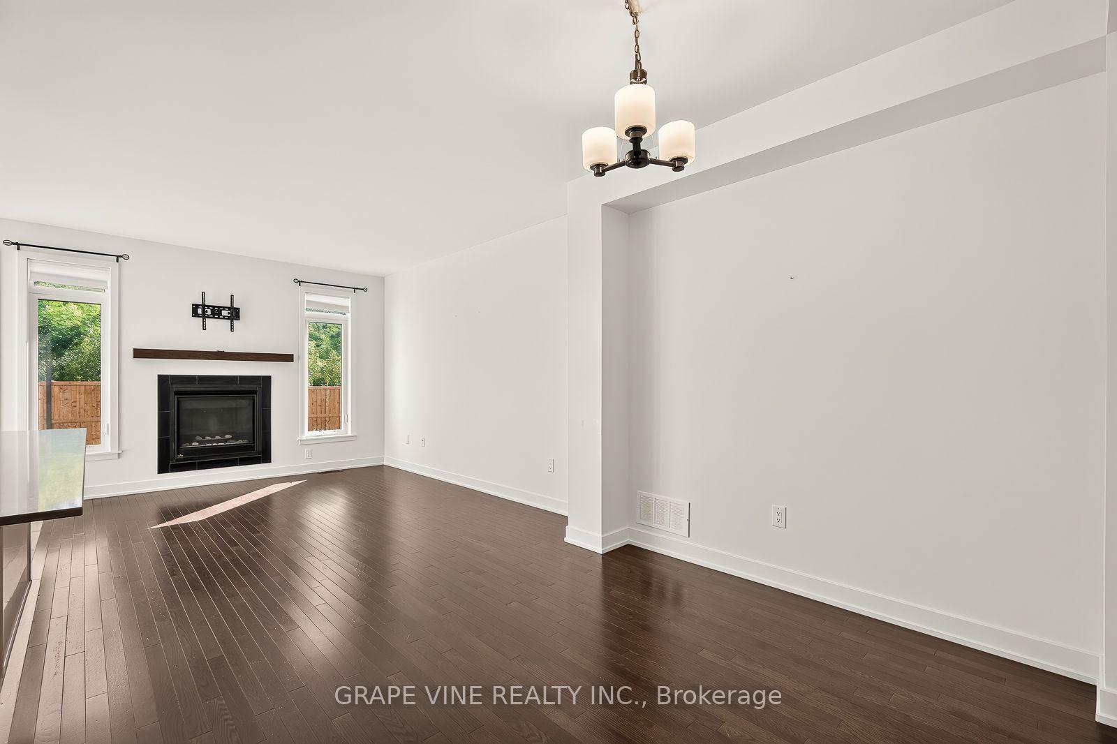 Photo 12 of 629 Knotridge Street, Ottawa, Mer Bleue/Bradley Estates/Anderson Park — HOMEH