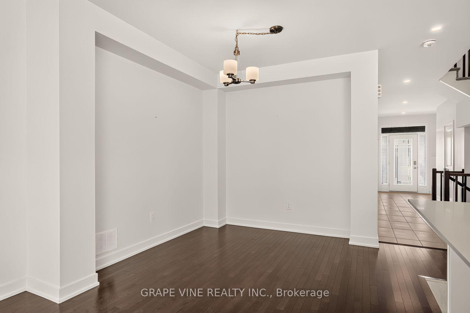 Photo 13 of 629 Knotridge Street, Ottawa, Mer Bleue/Bradley Estates/Anderson Park — HOMEH