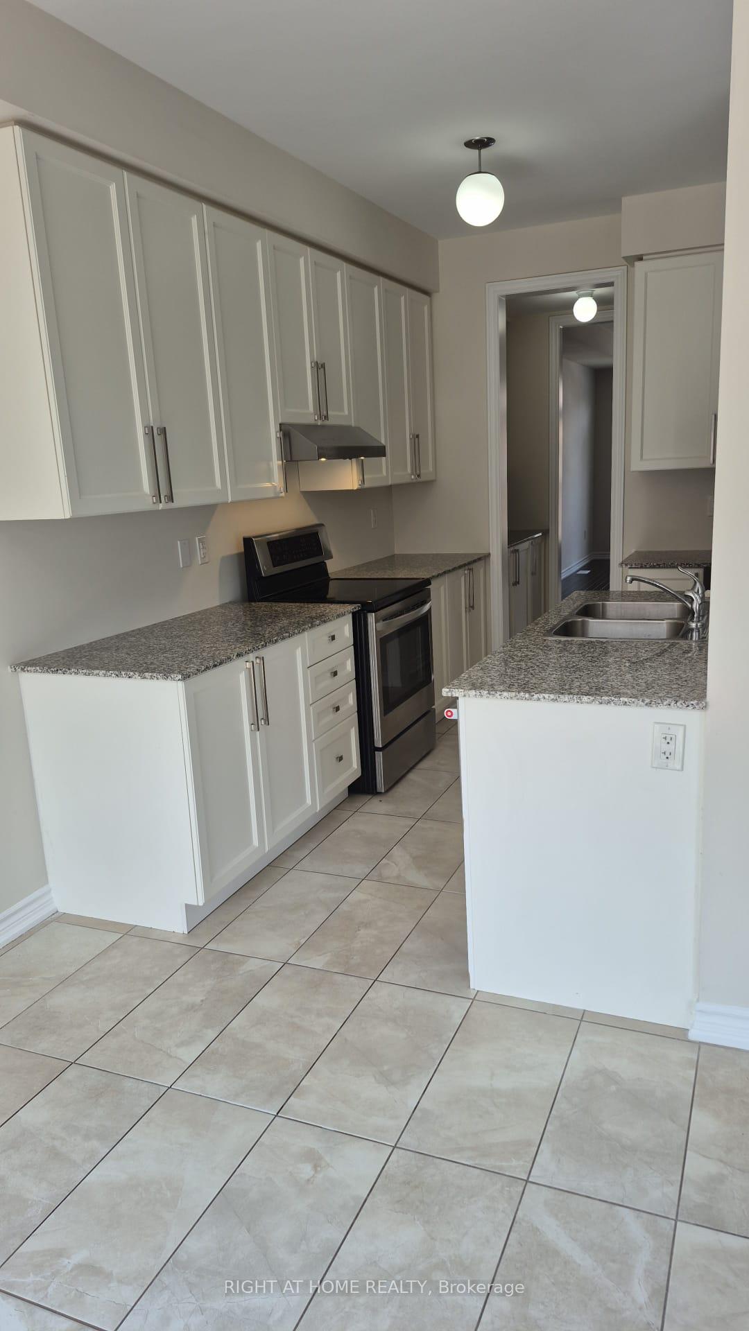 Photo 5 of 133 Allegranza Avenue, Vaughan, Vellore Village — HOMEH