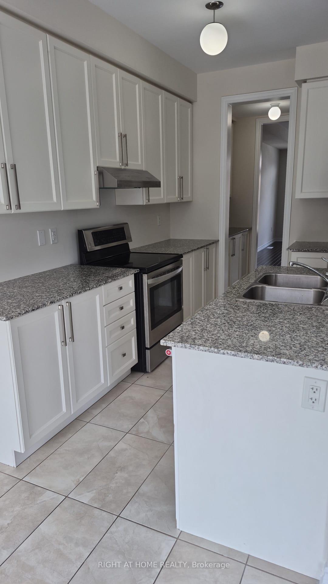Photo 8 of 133 Allegranza Avenue, Vaughan, Vellore Village — HOMEH