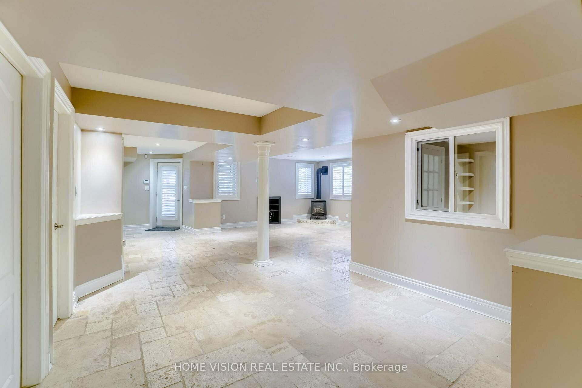 Photo 5 of Unit BSMT, 24 Sandbanks Drive E, Richmond Hill, Oak Ridges Lake Wilcox — HOMEH
