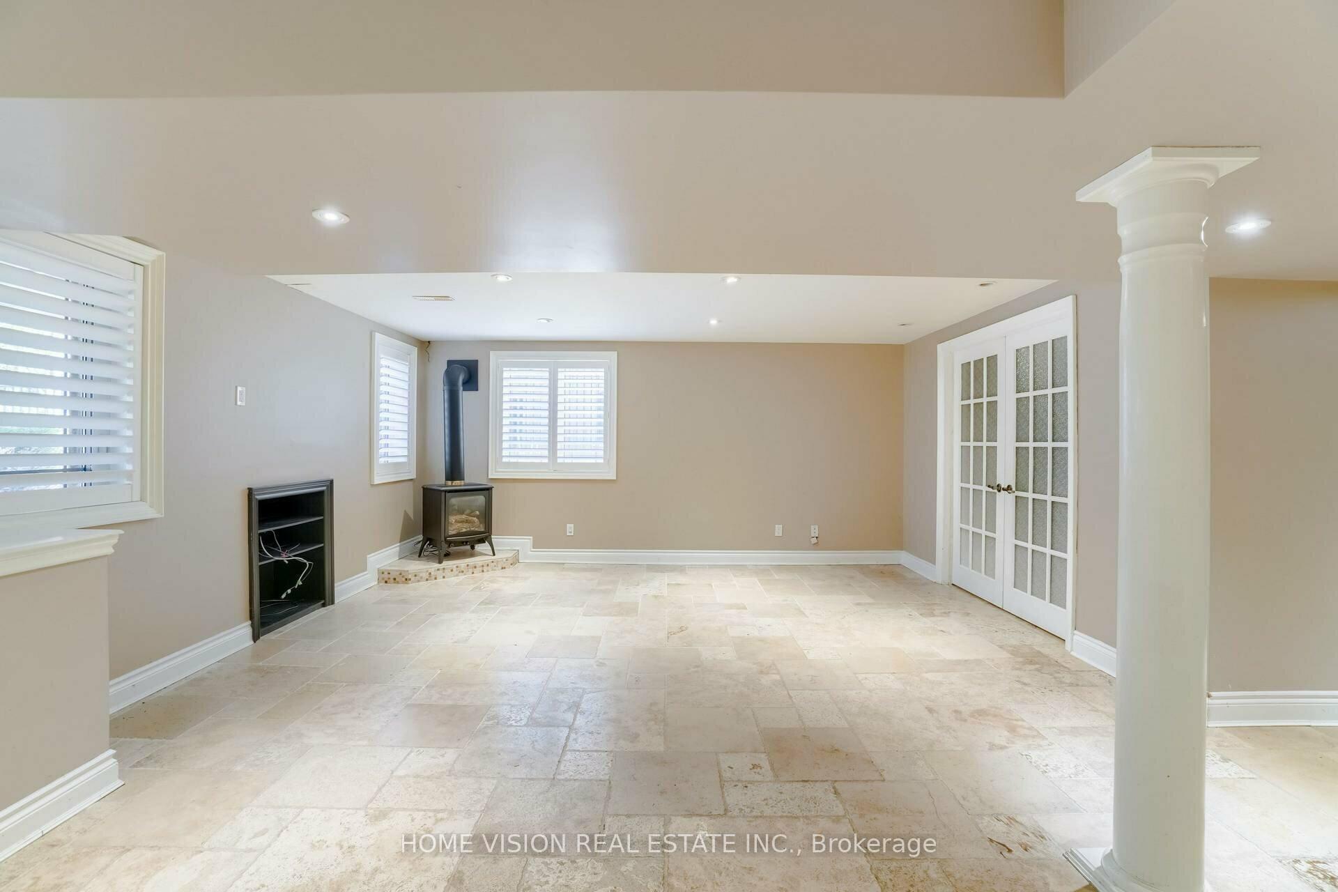 Photo 7 of Unit BSMT, 24 Sandbanks Drive E, Richmond Hill, Oak Ridges Lake Wilcox — HOMEH