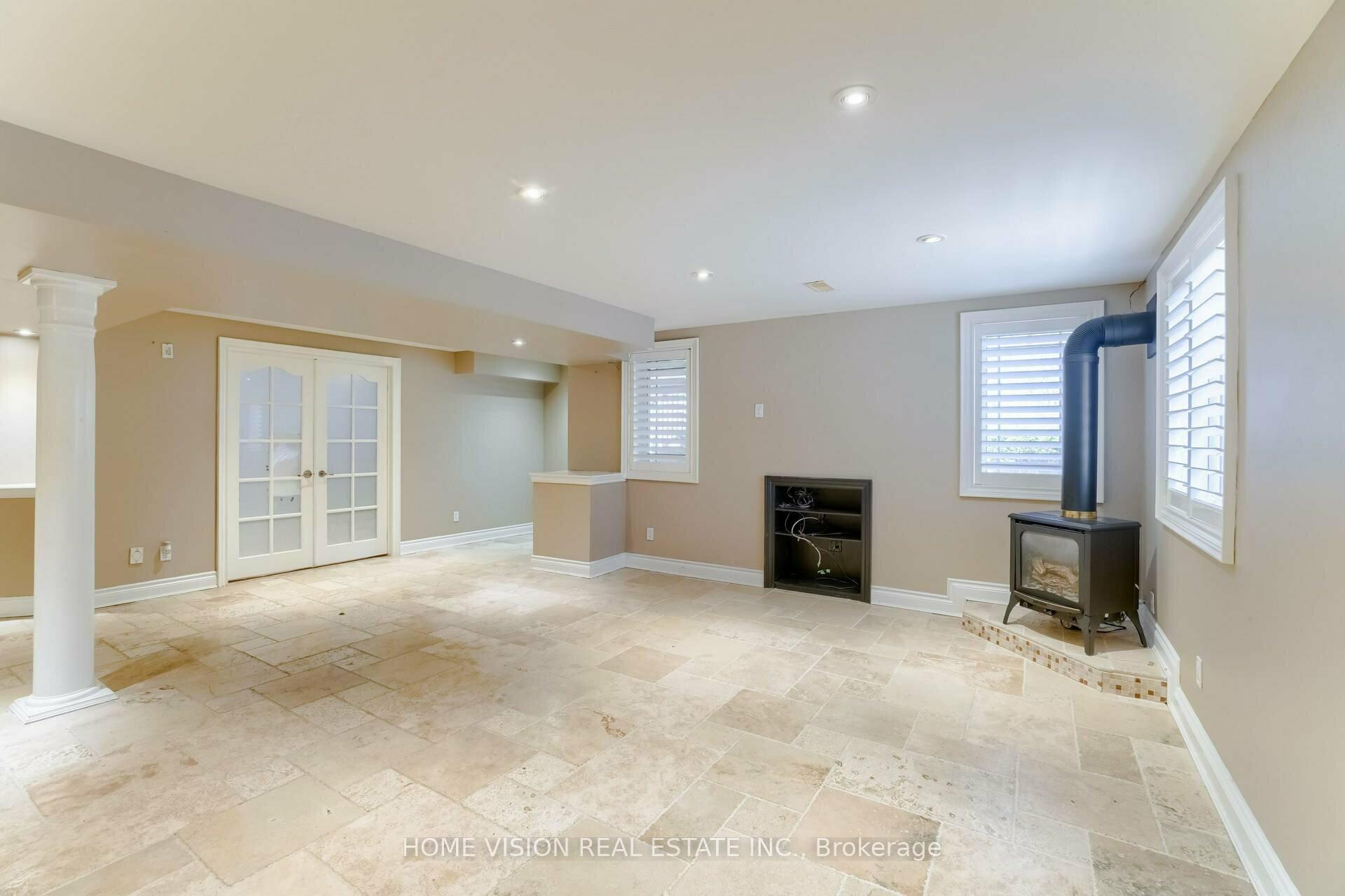 Photo 8 of Unit BSMT, 24 Sandbanks Drive E, Richmond Hill, Oak Ridges Lake Wilcox — HOMEH