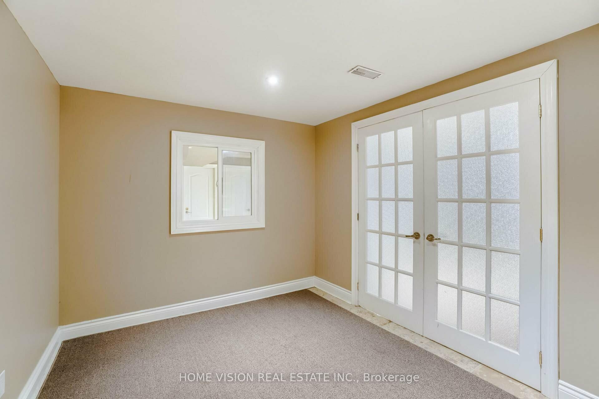 Photo 18 of Unit BSMT, 24 Sandbanks Drive E, Richmond Hill, Oak Ridges Lake Wilcox — HOMEH