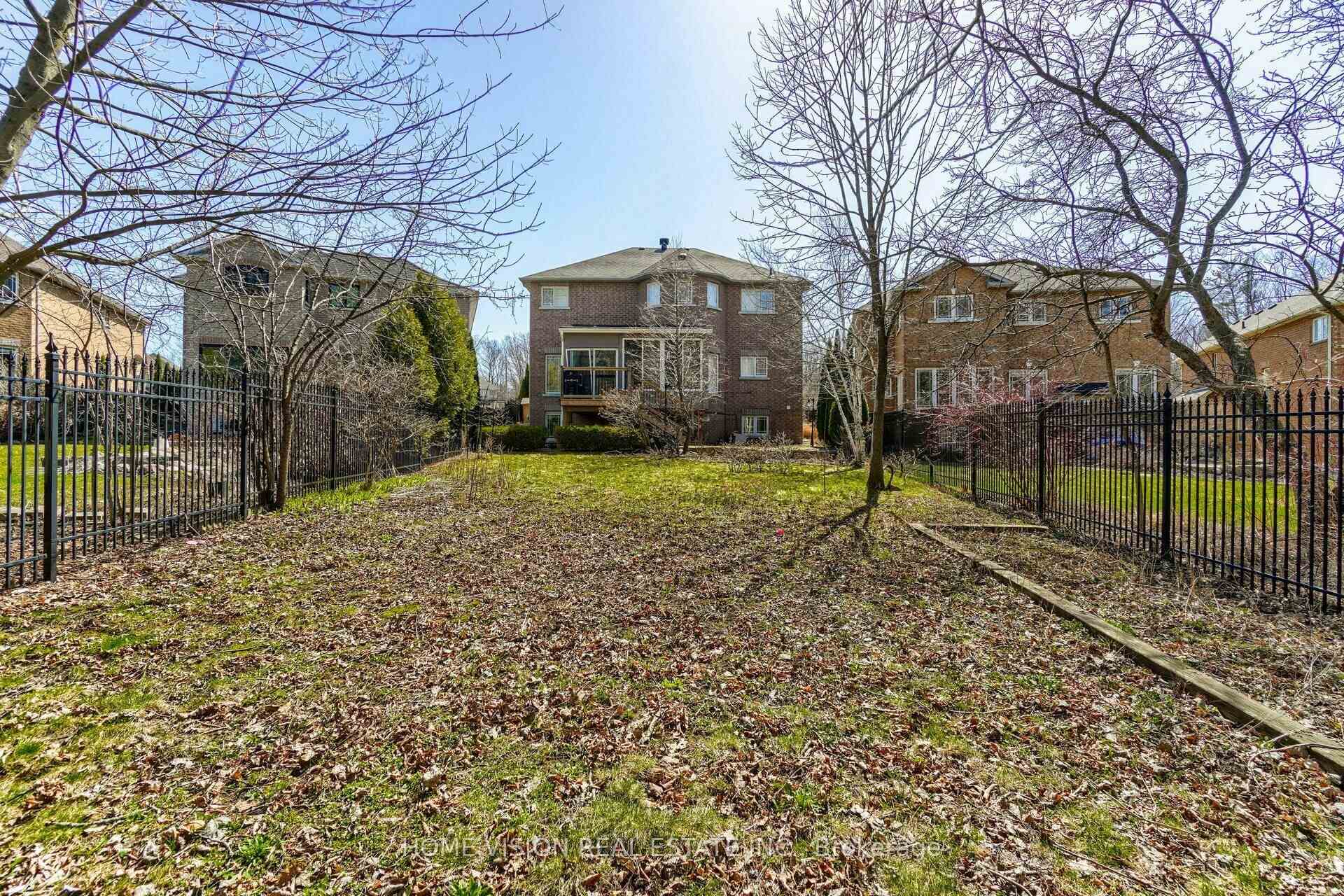 Photo 26 of Unit BSMT, 24 Sandbanks Drive E, Richmond Hill, Oak Ridges Lake Wilcox — HOMEH