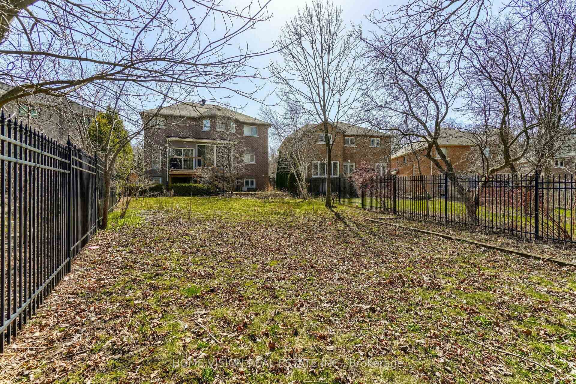 Photo 27 of Unit BSMT, 24 Sandbanks Drive E, Richmond Hill, Oak Ridges Lake Wilcox — HOMEH