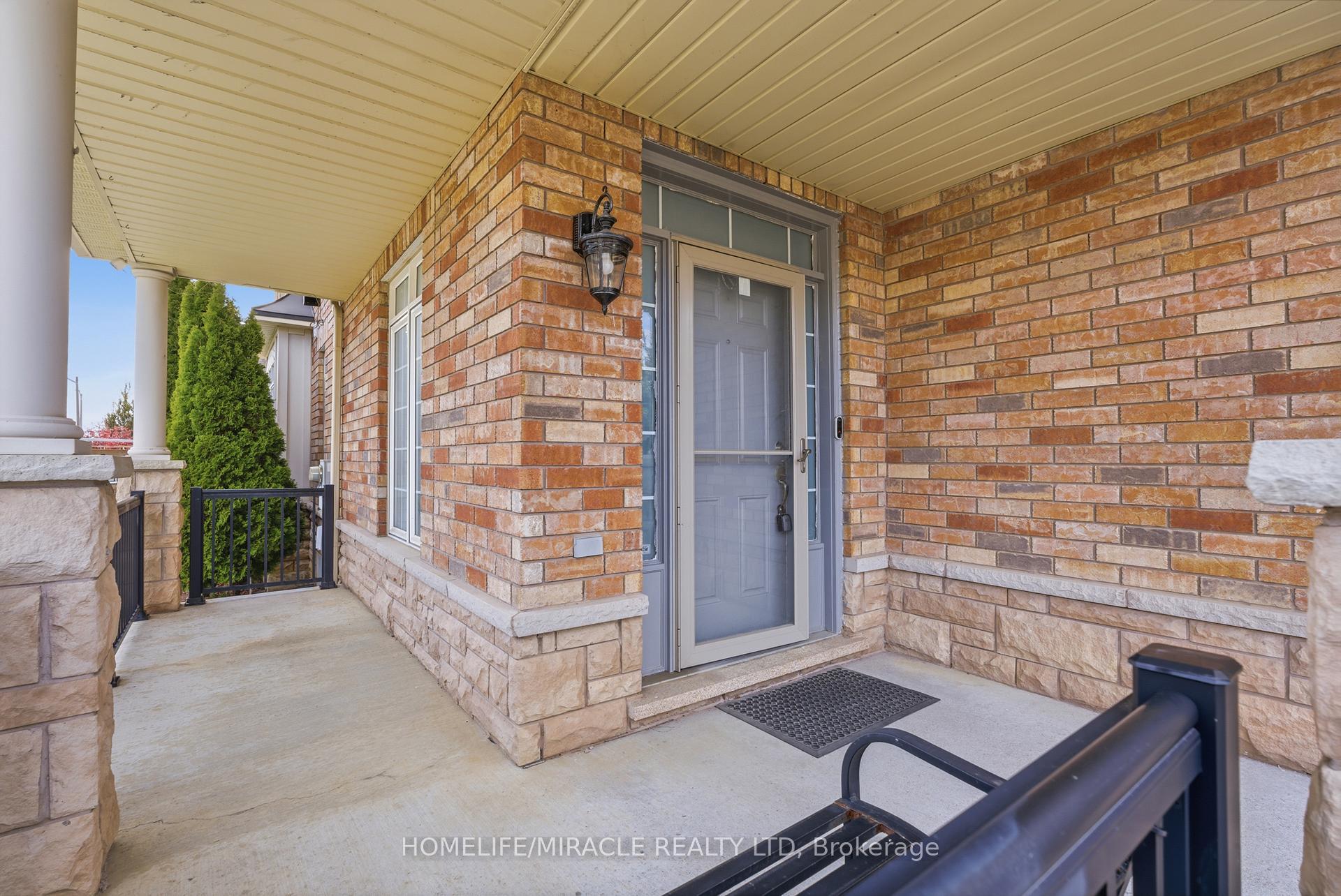 Photo 5 of 243 Venice Gate Drive, Vaughan, Vellore Village — HOMEH