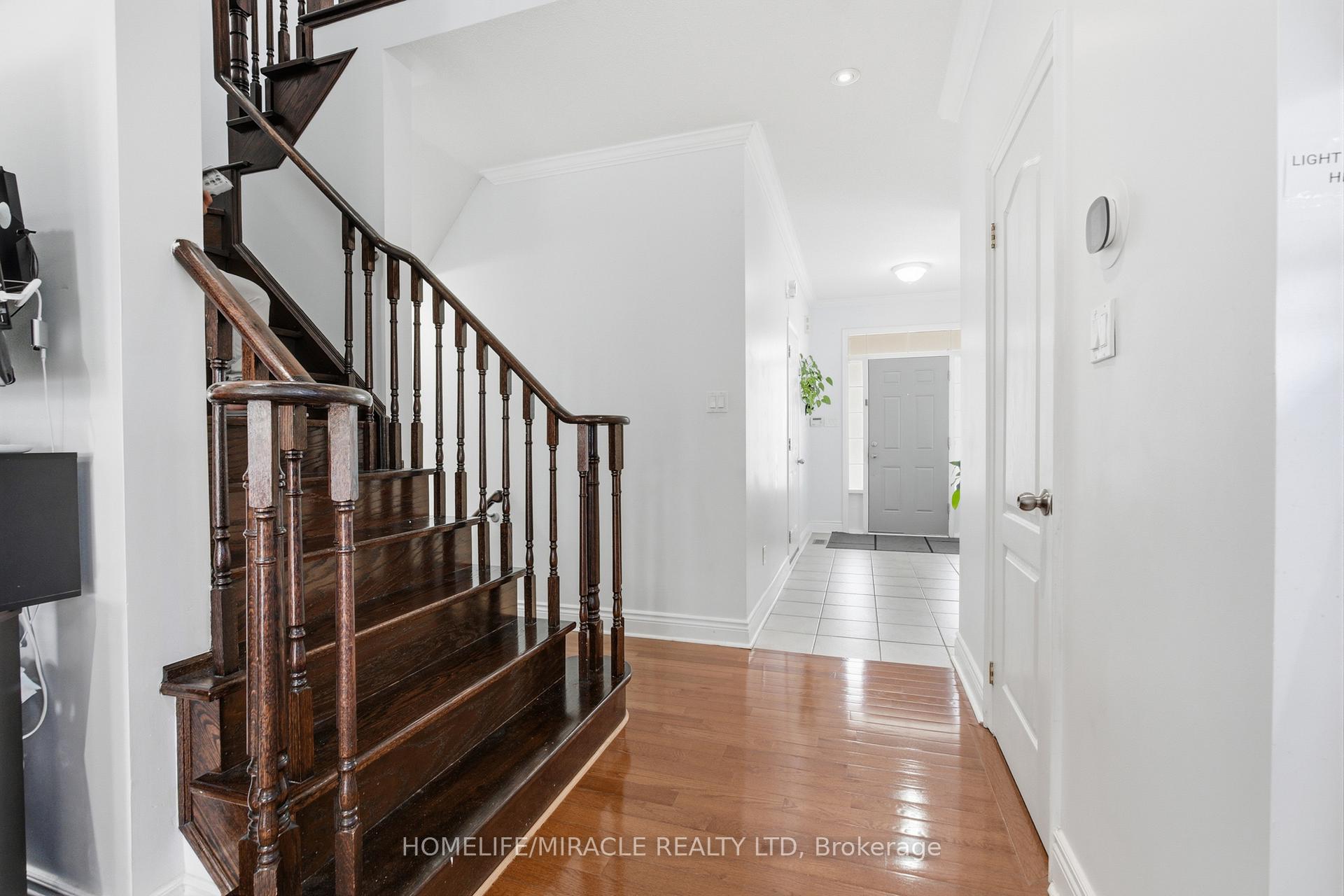 Photo 19 of 243 Venice Gate Drive, Vaughan, Vellore Village — HOMEH