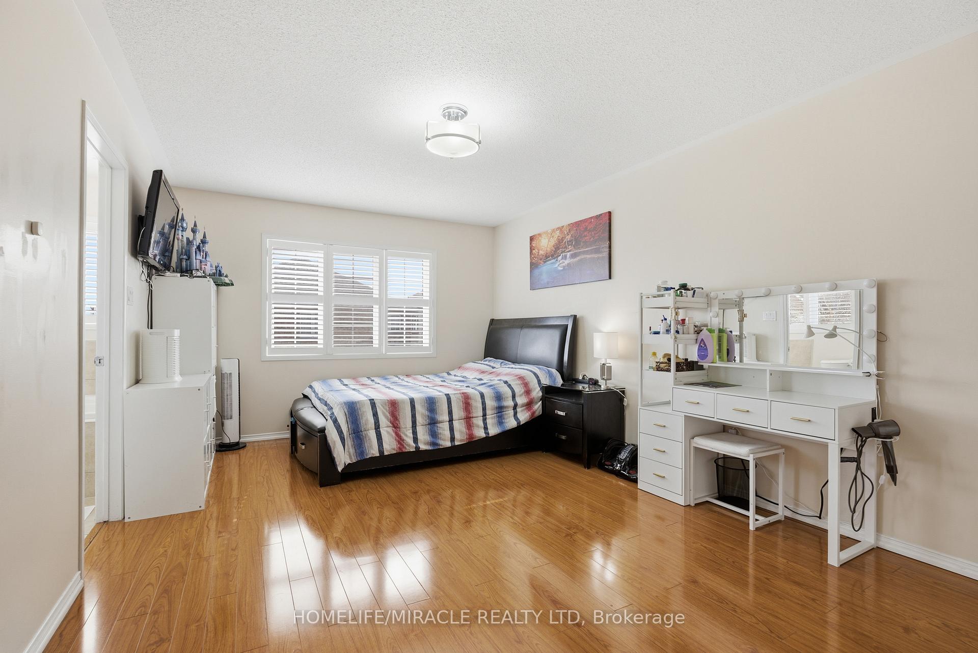 Photo 25 of 243 Venice Gate Drive, Vaughan, Vellore Village — HOMEH