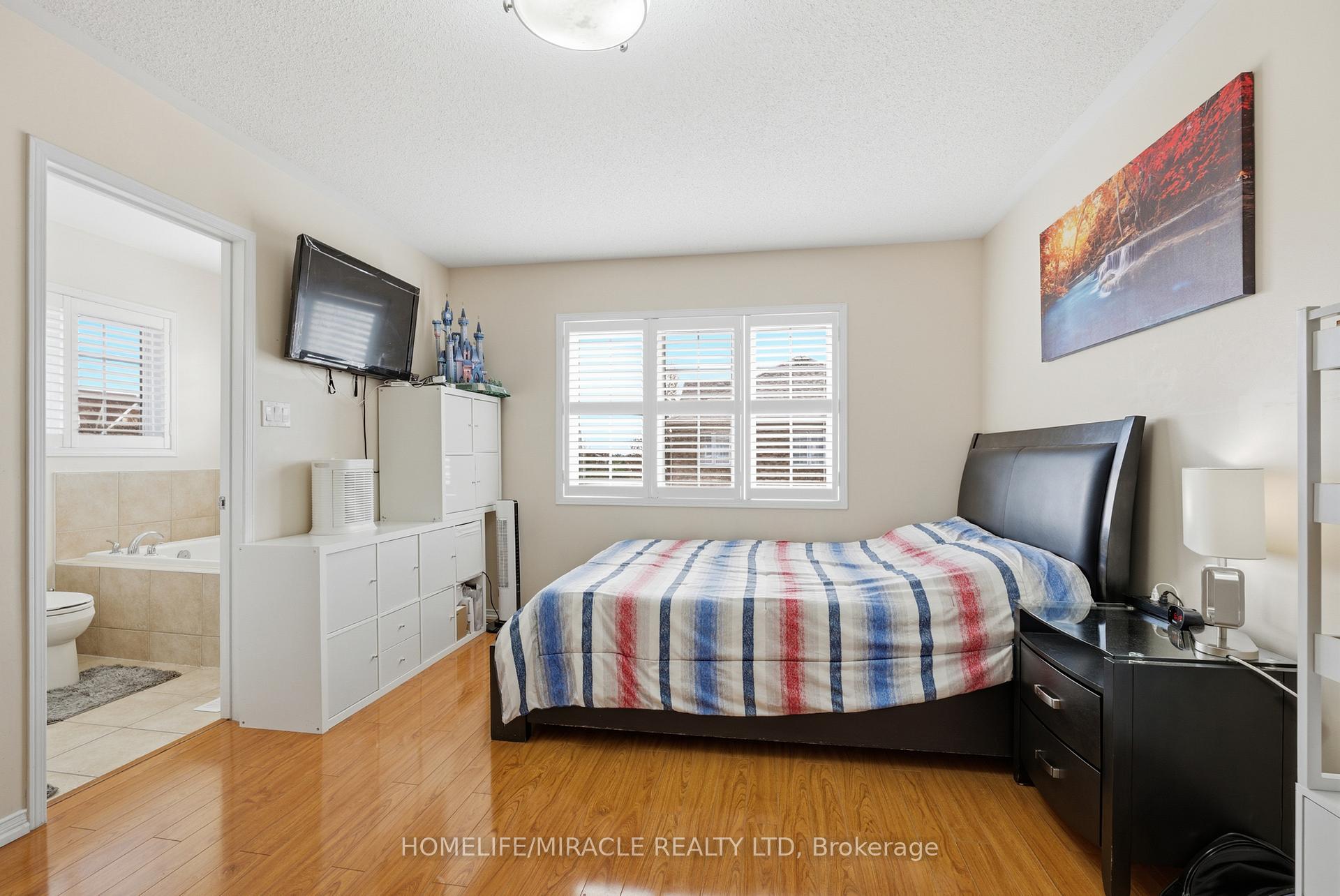 Photo 26 of 243 Venice Gate Drive, Vaughan, Vellore Village — HOMEH
