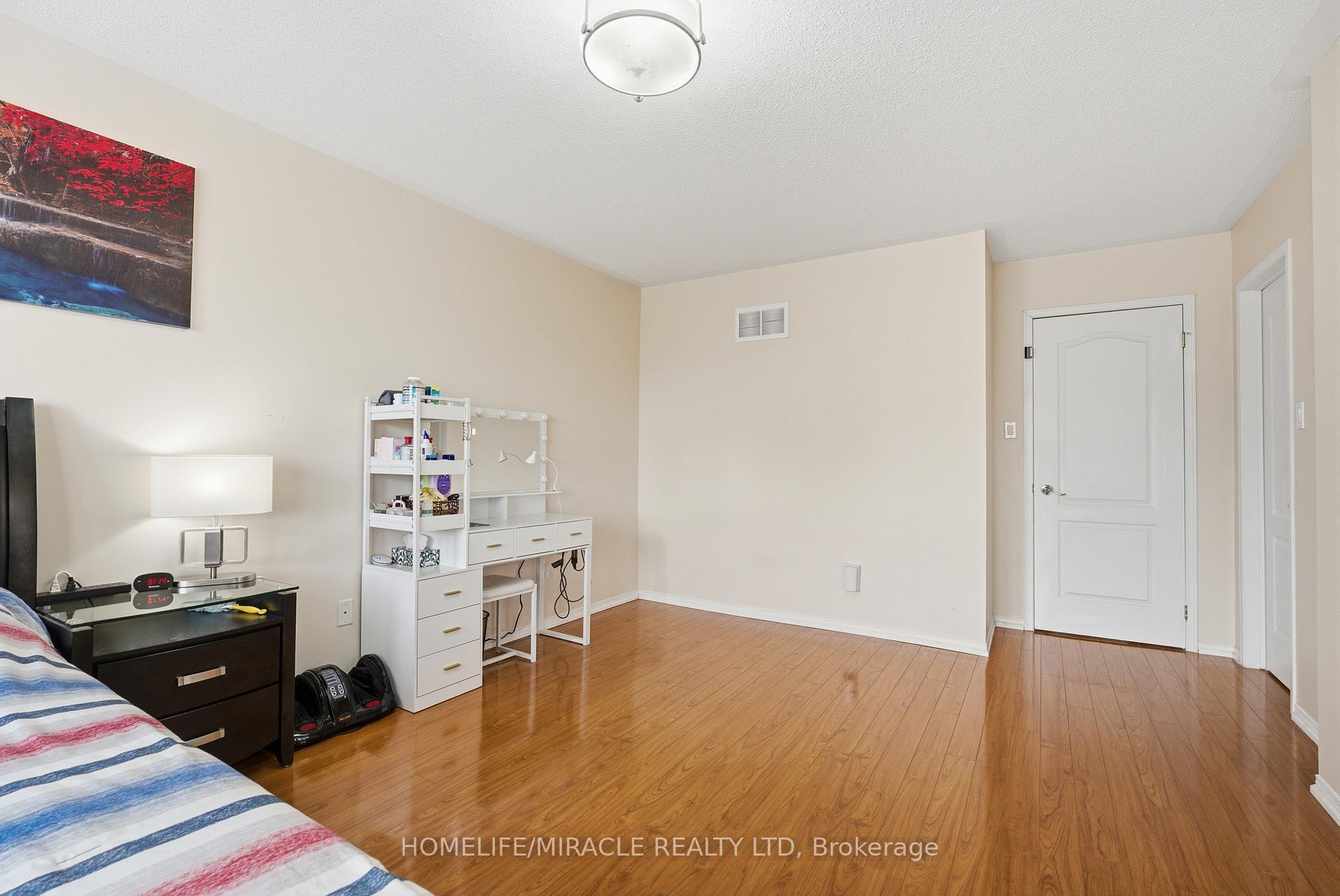 Photo 27 of 243 Venice Gate Drive, Vaughan, Vellore Village — HOMEH
