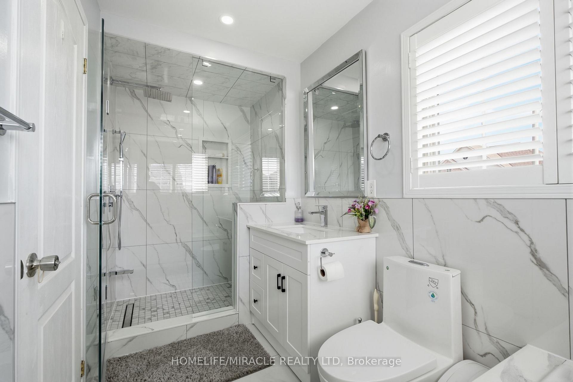 Photo 30 of 243 Venice Gate Drive, Vaughan, Vellore Village — HOMEH