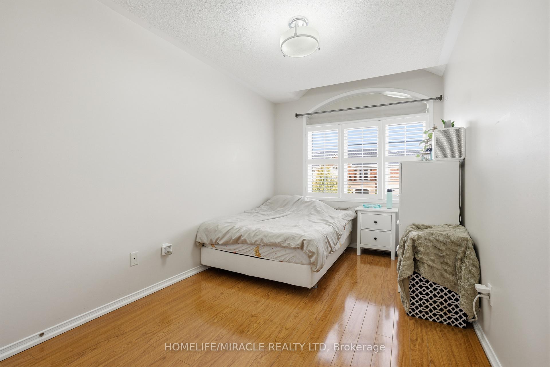 Photo 31 of 243 Venice Gate Drive, Vaughan, Vellore Village — HOMEH