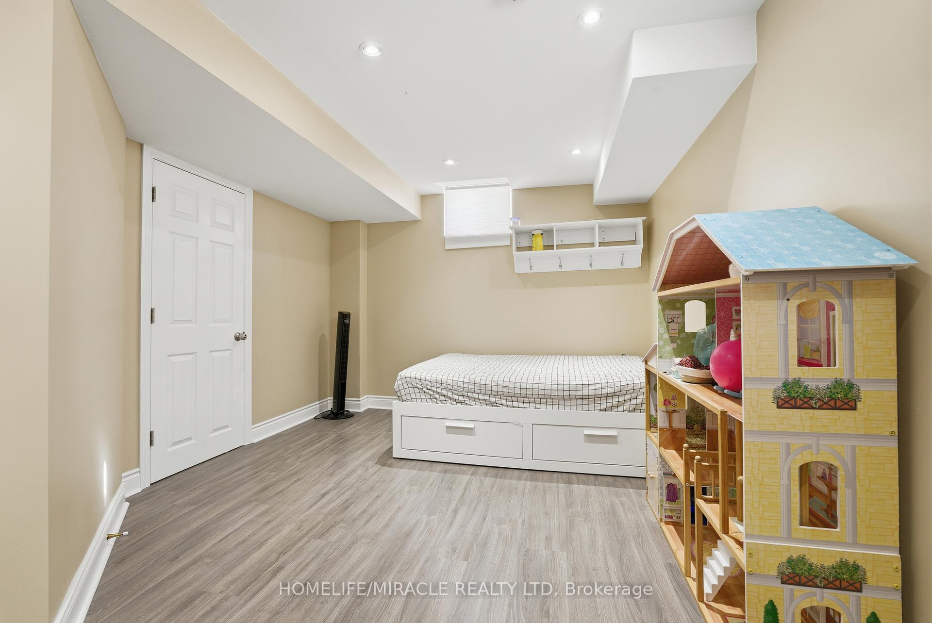 Photo 49 of 243 Venice Gate Drive, Vaughan, Vellore Village — HOMEH