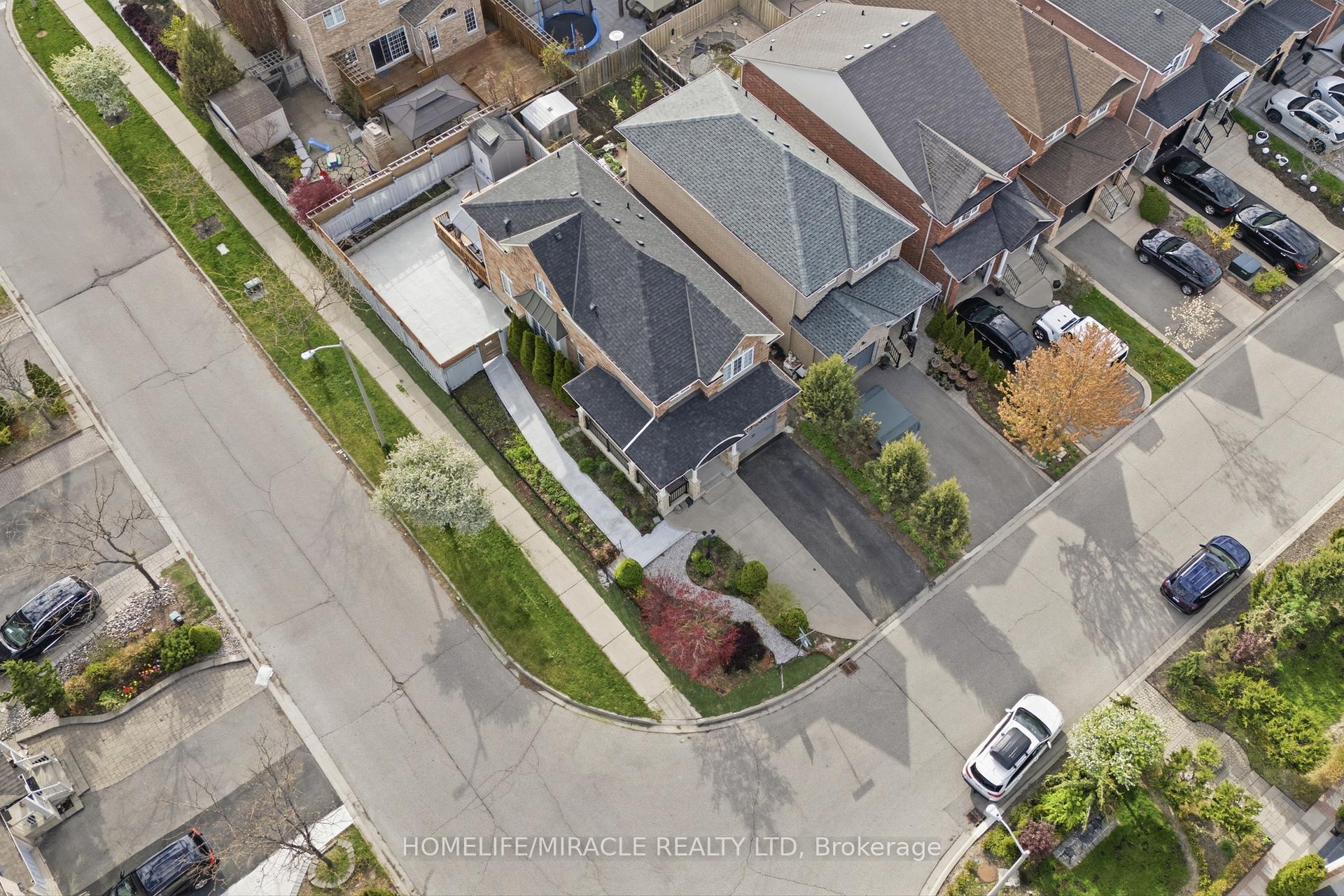 Photo 55 of 243 Venice Gate Drive, Vaughan, Vellore Village — HOMEH