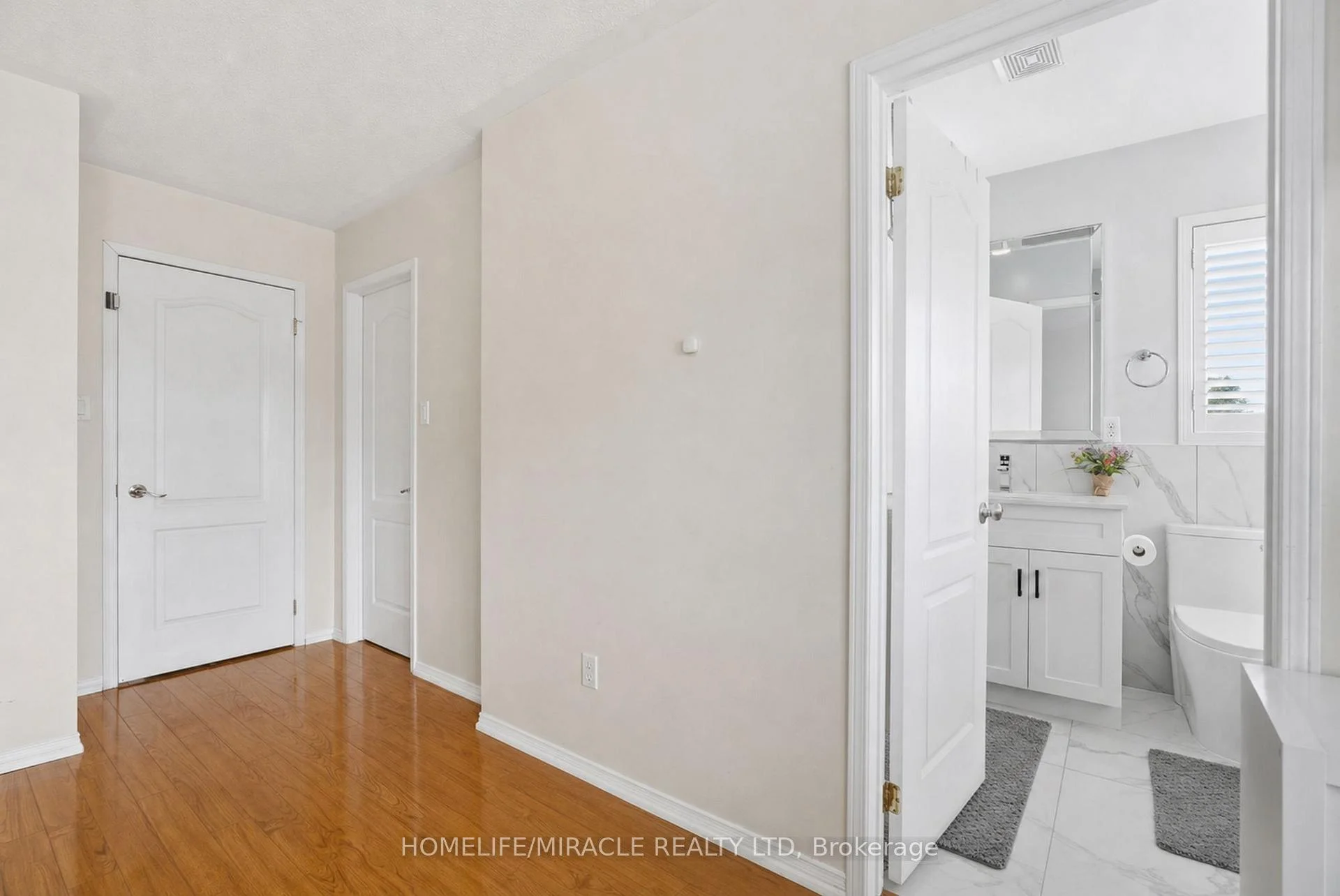 Photo 24 of 243 Venice Gate Drive, Vaughan, Vellore Village — HOMEH