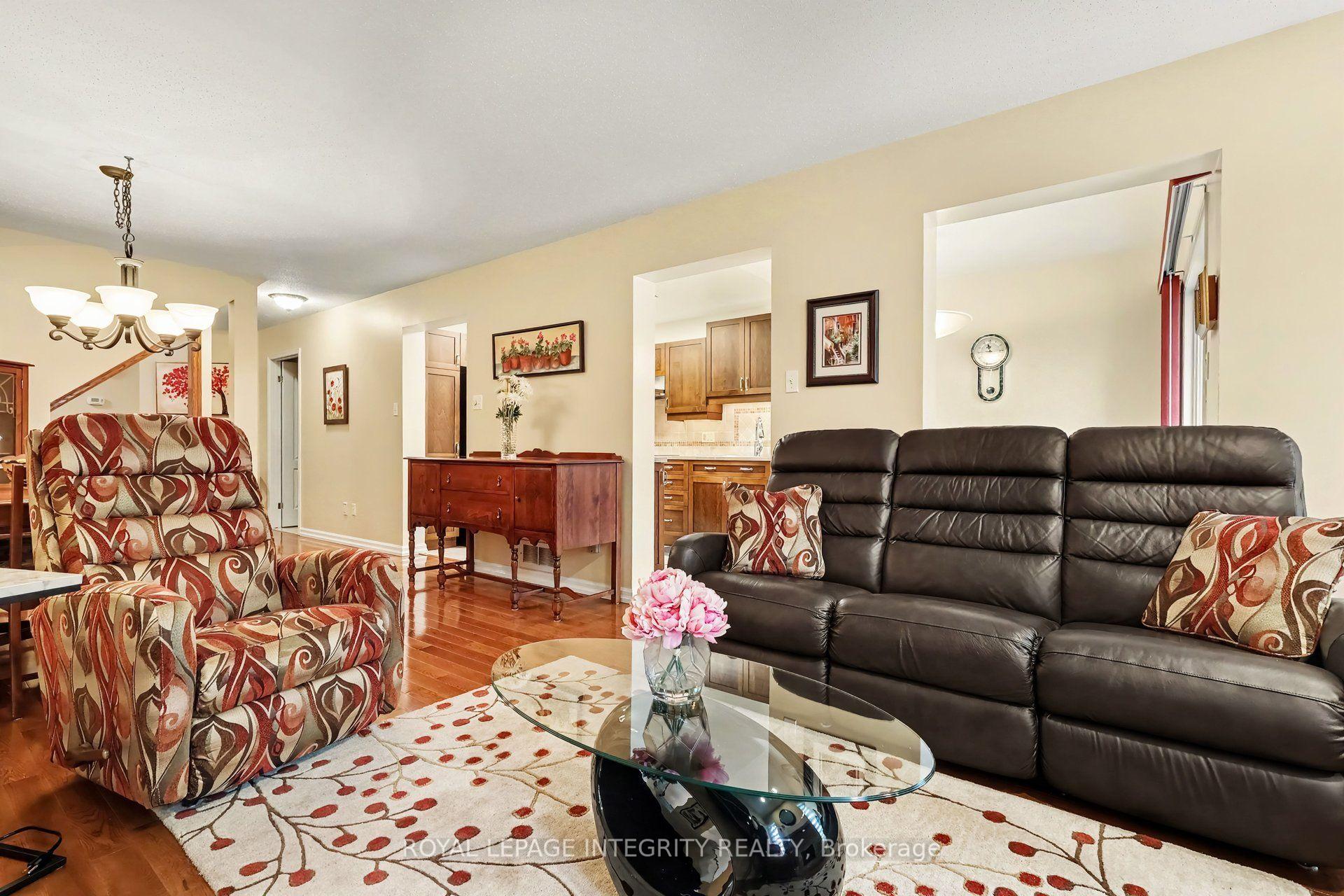 Photo 7 of 16 Streamwood Lane, Ottawa, Hunt Club Park/Greenboro — HOMEH