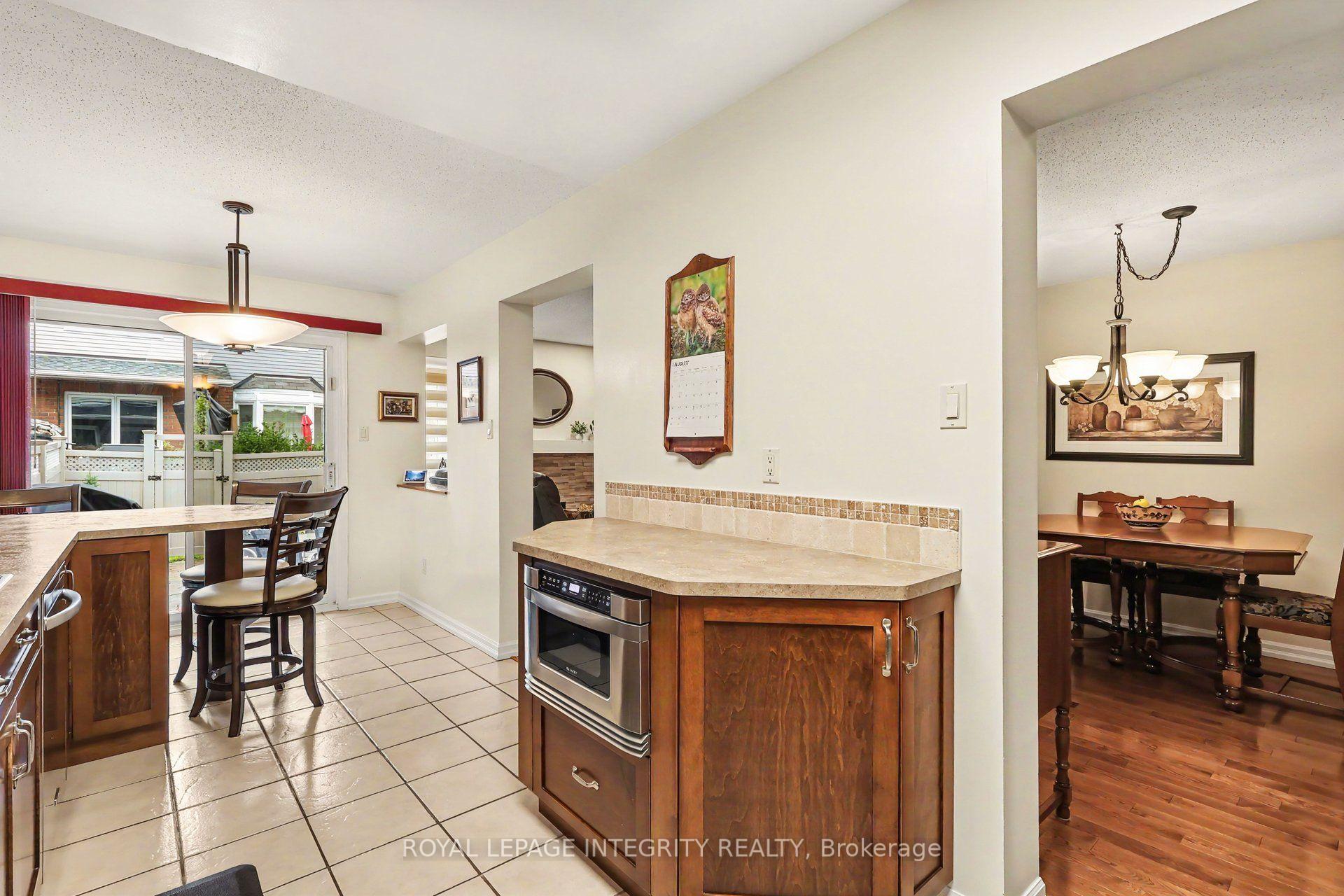 Photo 12 of 16 Streamwood Lane, Ottawa, Hunt Club Park/Greenboro — HOMEH