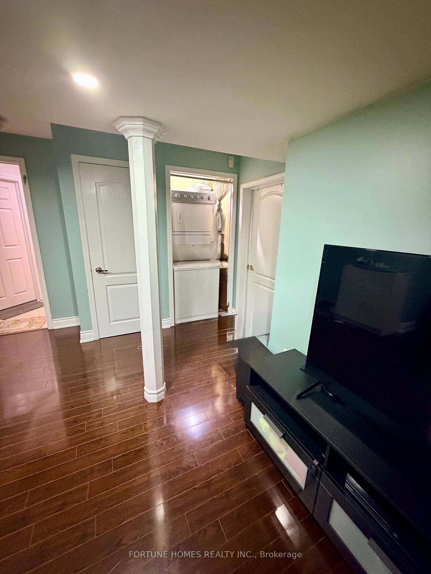 Photo 4 of 9 Paddington Road, Brampton, Bram East — HOMEH