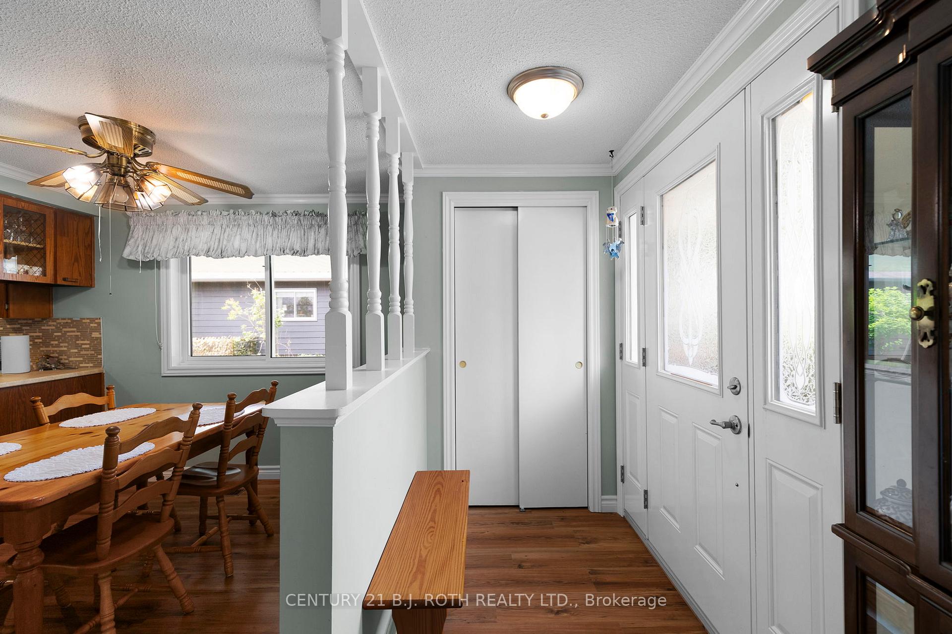Photo 2 of 19 Maple Crescent, Oro-Medonte, Rural Oro-Medonte — HOMEH