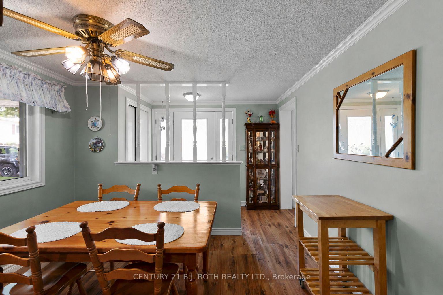 Photo 4 of 19 Maple Crescent, Oro-Medonte, Rural Oro-Medonte — HOMEH