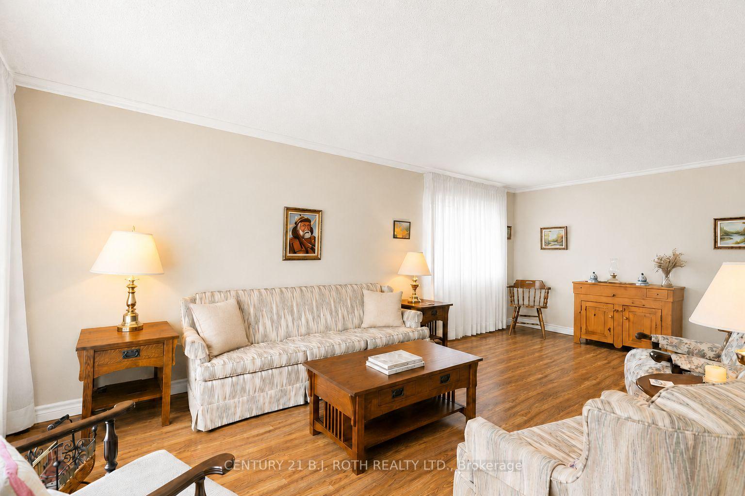 Photo 7 of 19 Maple Crescent, Oro-Medonte, Rural Oro-Medonte — HOMEH
