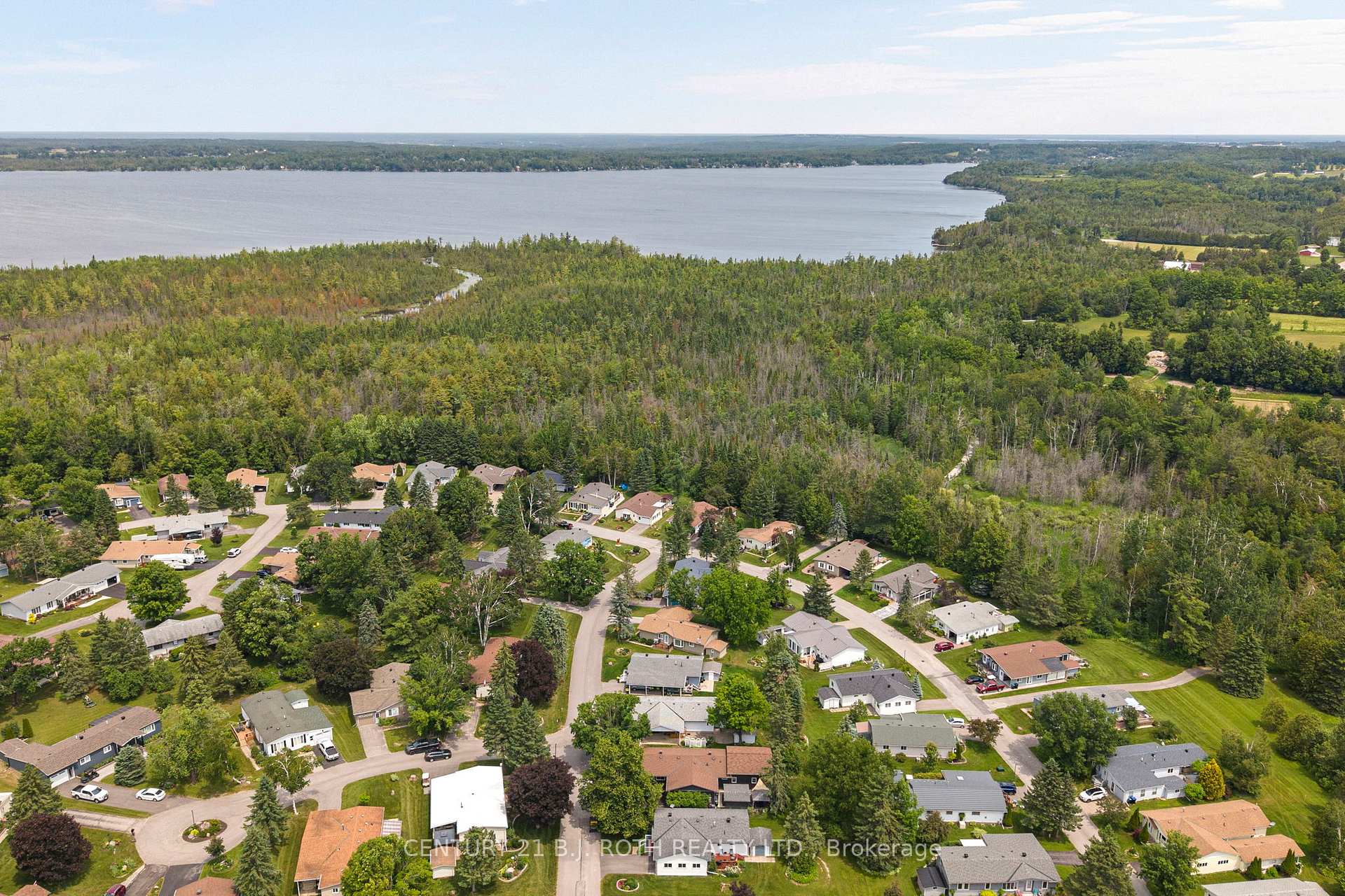 Photo 17 of 19 Maple Crescent, Oro-Medonte, Rural Oro-Medonte — HOMEH