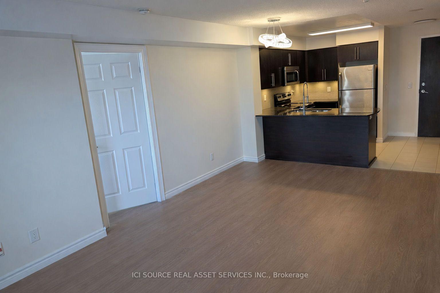 Photo 3 of Unit 202, 73 King William Crescent, Richmond Hill, Langstaff — HOMEH