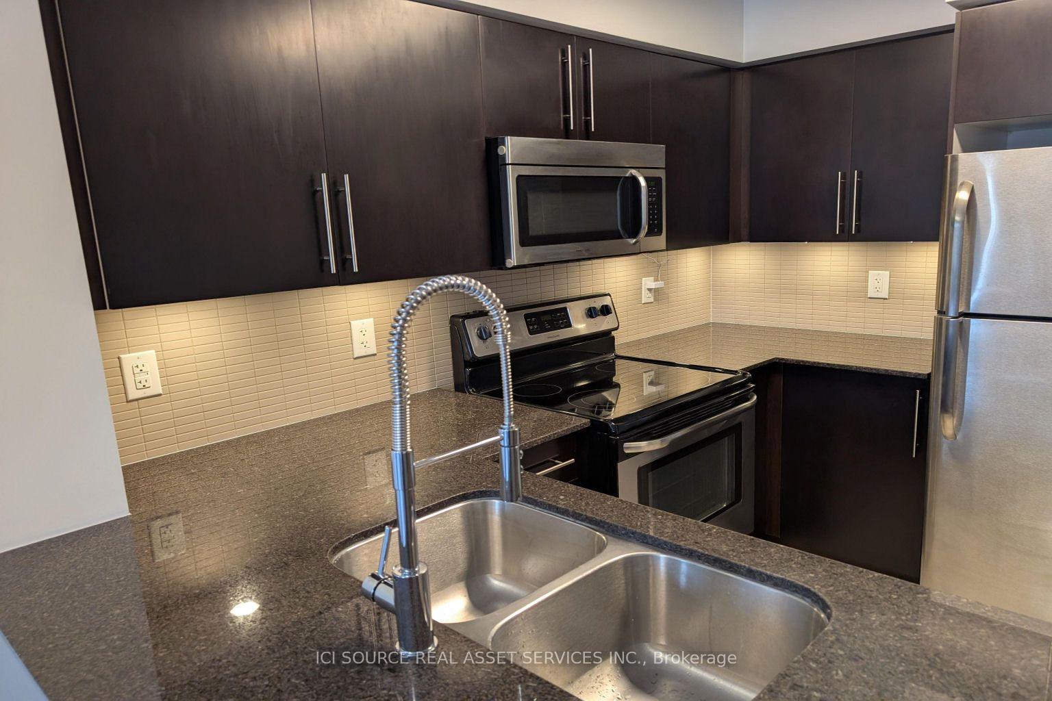 Photo 5 of Unit 202, 73 King William Crescent, Richmond Hill, Langstaff — HOMEH