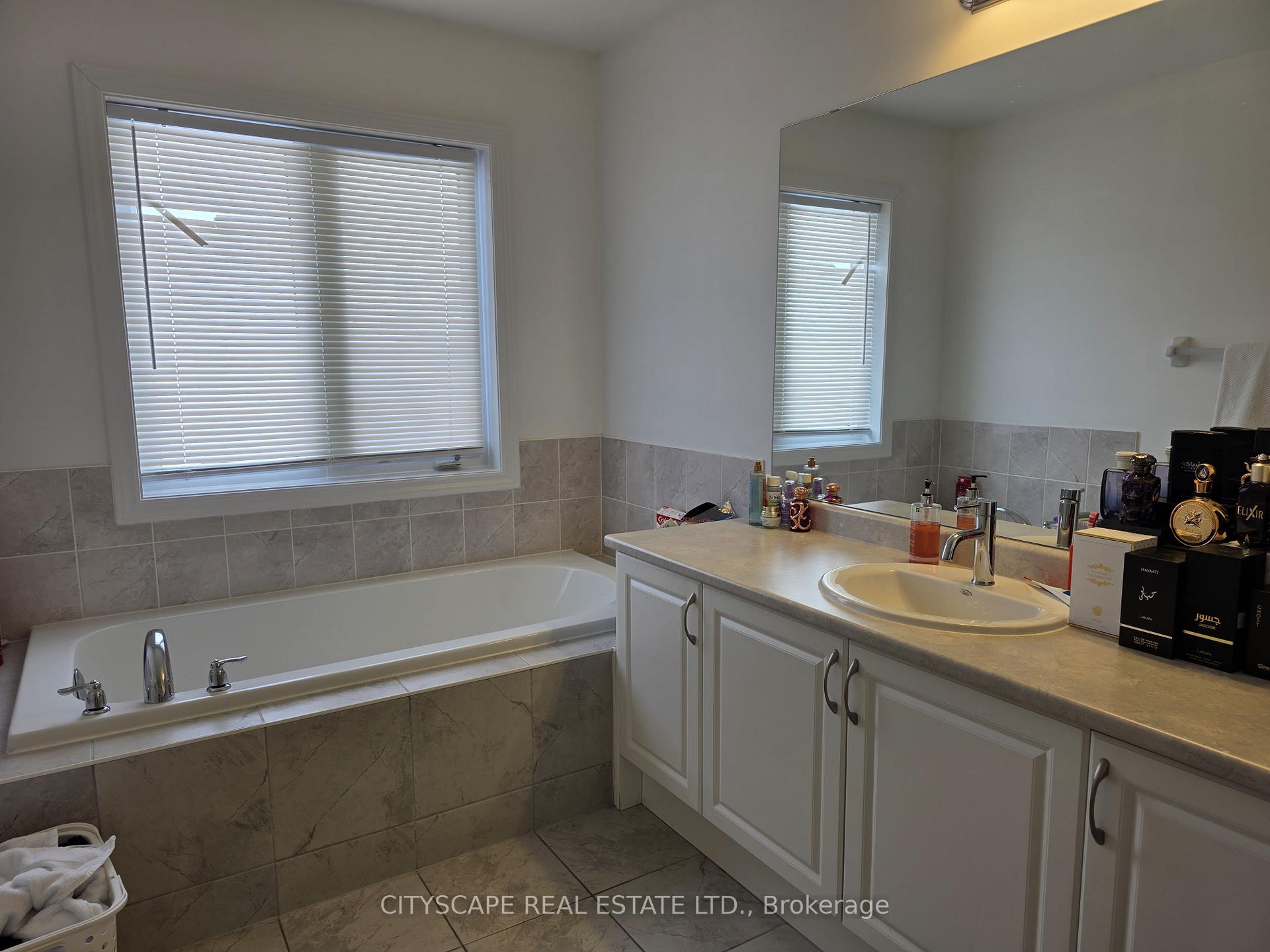 Photo 24 of 351 Ridley Crescent, Southgate — HOMEH