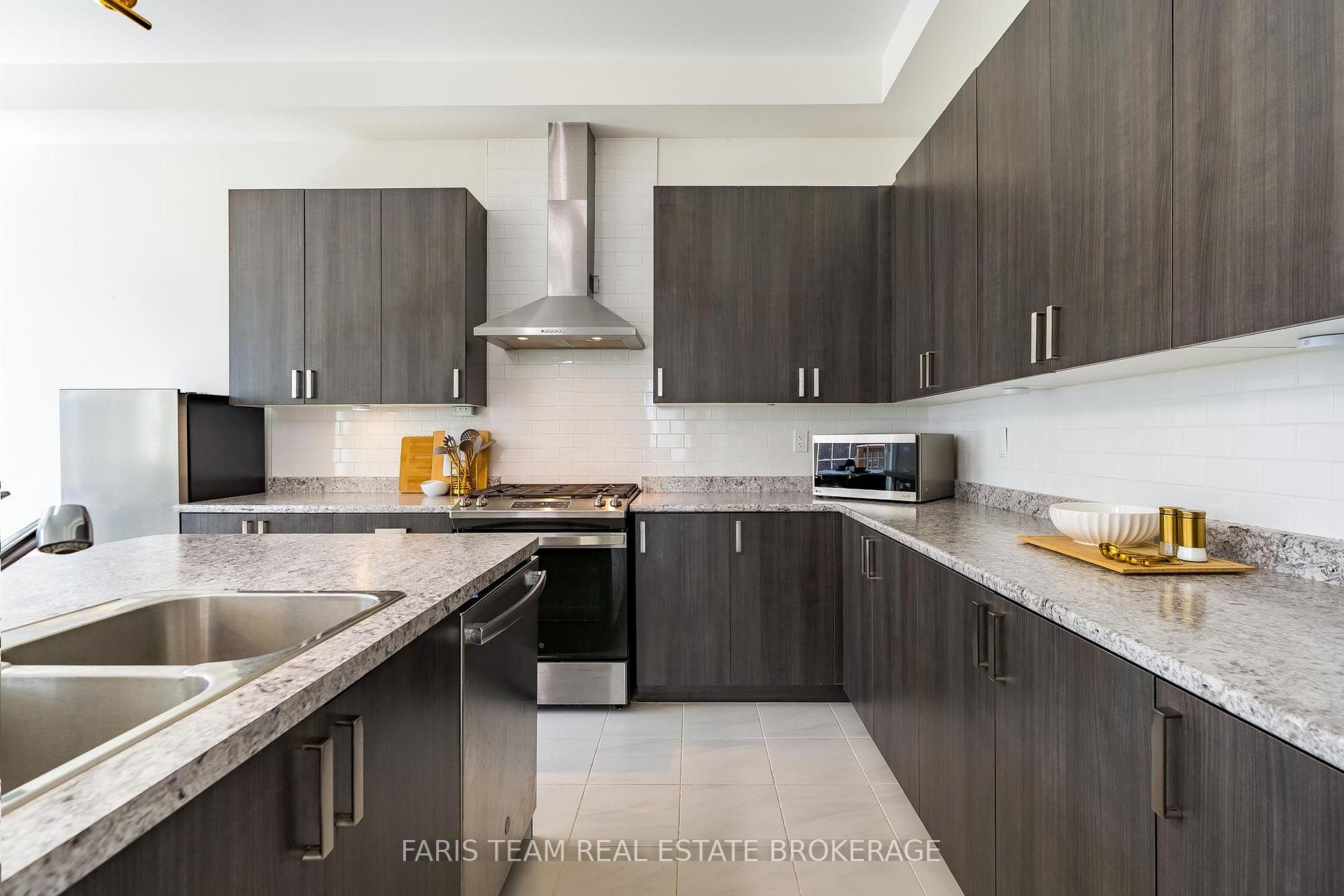 Photo 7 of 12 Thompson Way, Springwater, Centre Vespra — HOMEH