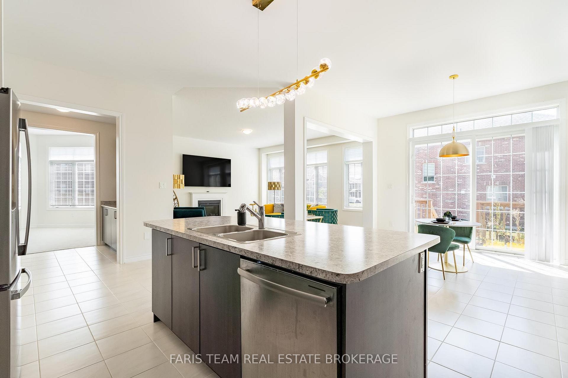 Photo 10 of 12 Thompson Way, Springwater, Centre Vespra — HOMEH