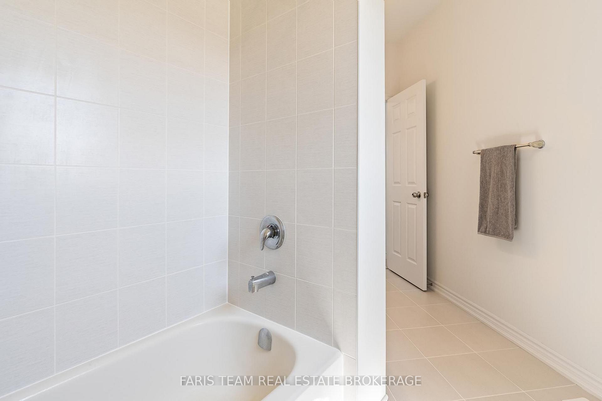 Photo 32 of 12 Thompson Way, Springwater, Centre Vespra — HOMEH