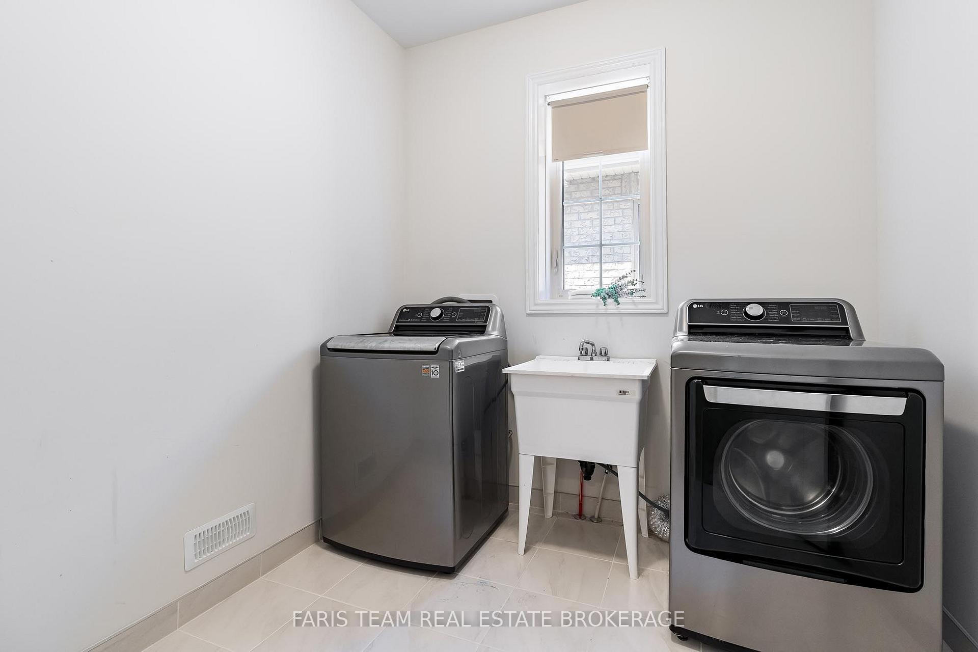 Photo 39 of 12 Thompson Way, Springwater, Centre Vespra — HOMEH