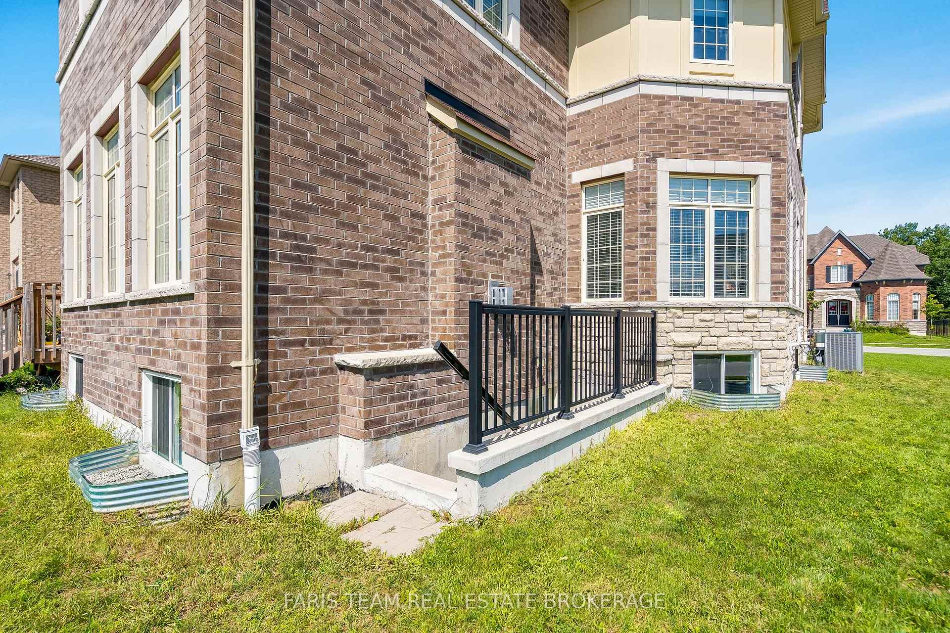 Photo 42 of 12 Thompson Way, Springwater, Centre Vespra — HOMEH