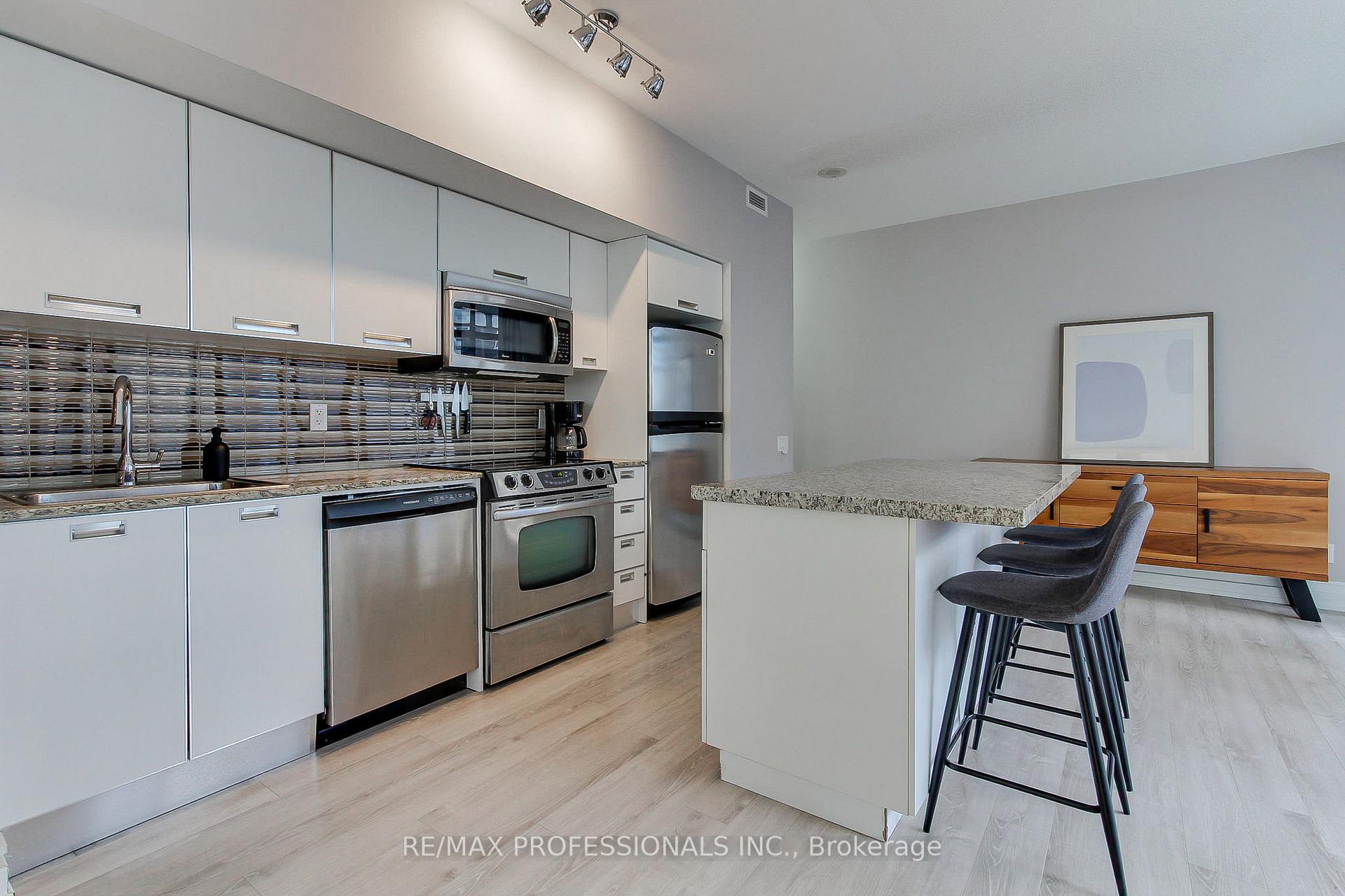 Photo 9 of Unit 710, 33 Charles Street E, Toronto, Church-Yonge Corridor — HOMEH