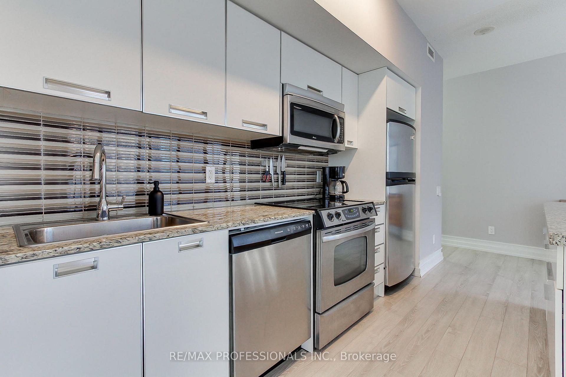 Photo 10 of Unit 710, 33 Charles Street E, Toronto, Church-Yonge Corridor — HOMEH