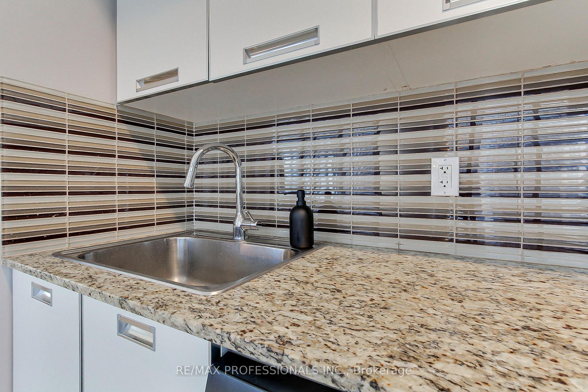 Photo 11 of Unit 710, 33 Charles Street E, Toronto, Church-Yonge Corridor — HOMEH