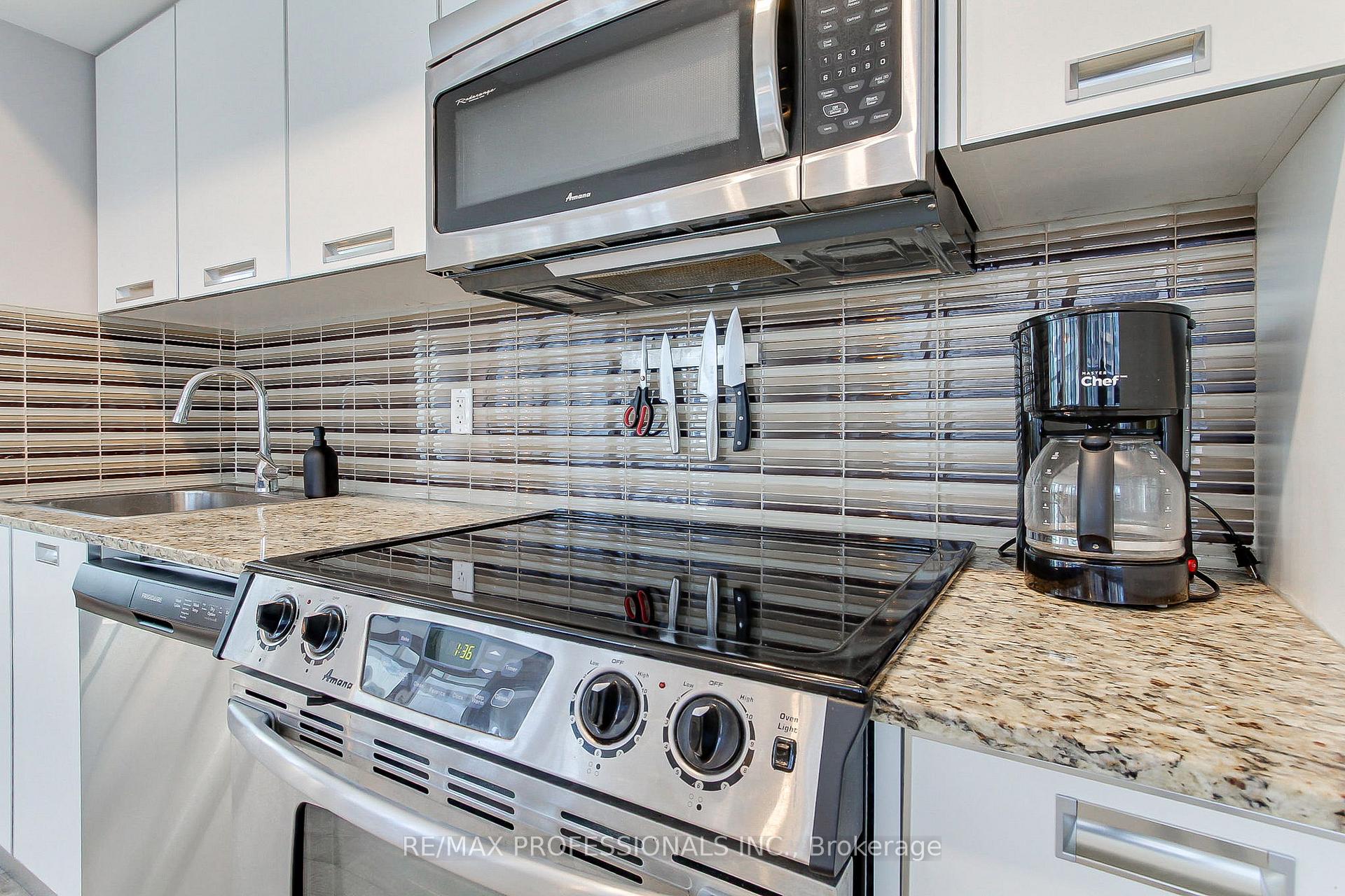 Photo 12 of Unit 710, 33 Charles Street E, Toronto, Church-Yonge Corridor — HOMEH