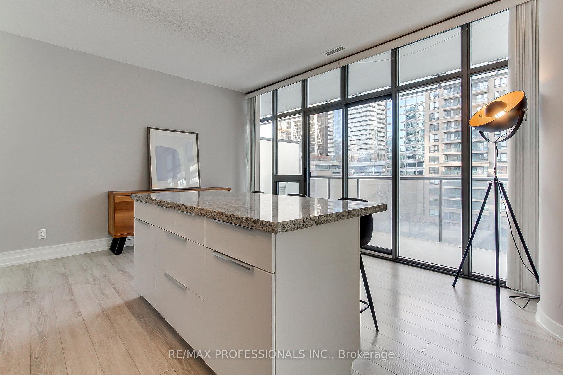 Photo 15 of Unit 710, 33 Charles Street E, Toronto, Church-Yonge Corridor — HOMEH