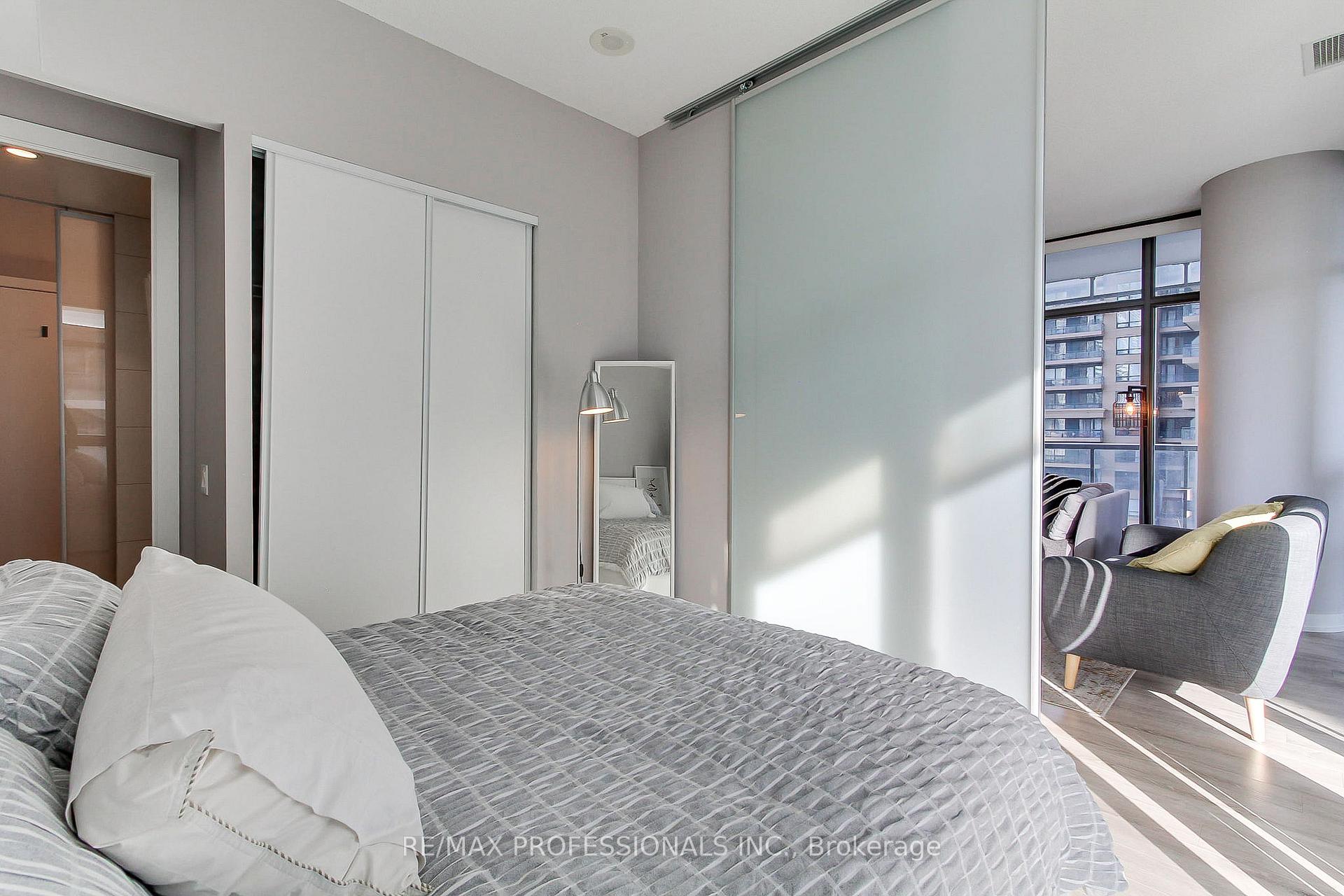 Photo 22 of Unit 710, 33 Charles Street E, Toronto, Church-Yonge Corridor — HOMEH