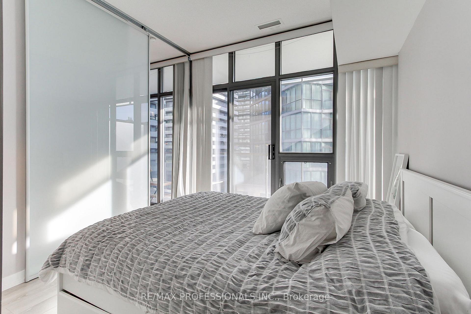 Photo 23 of Unit 710, 33 Charles Street E, Toronto, Church-Yonge Corridor — HOMEH