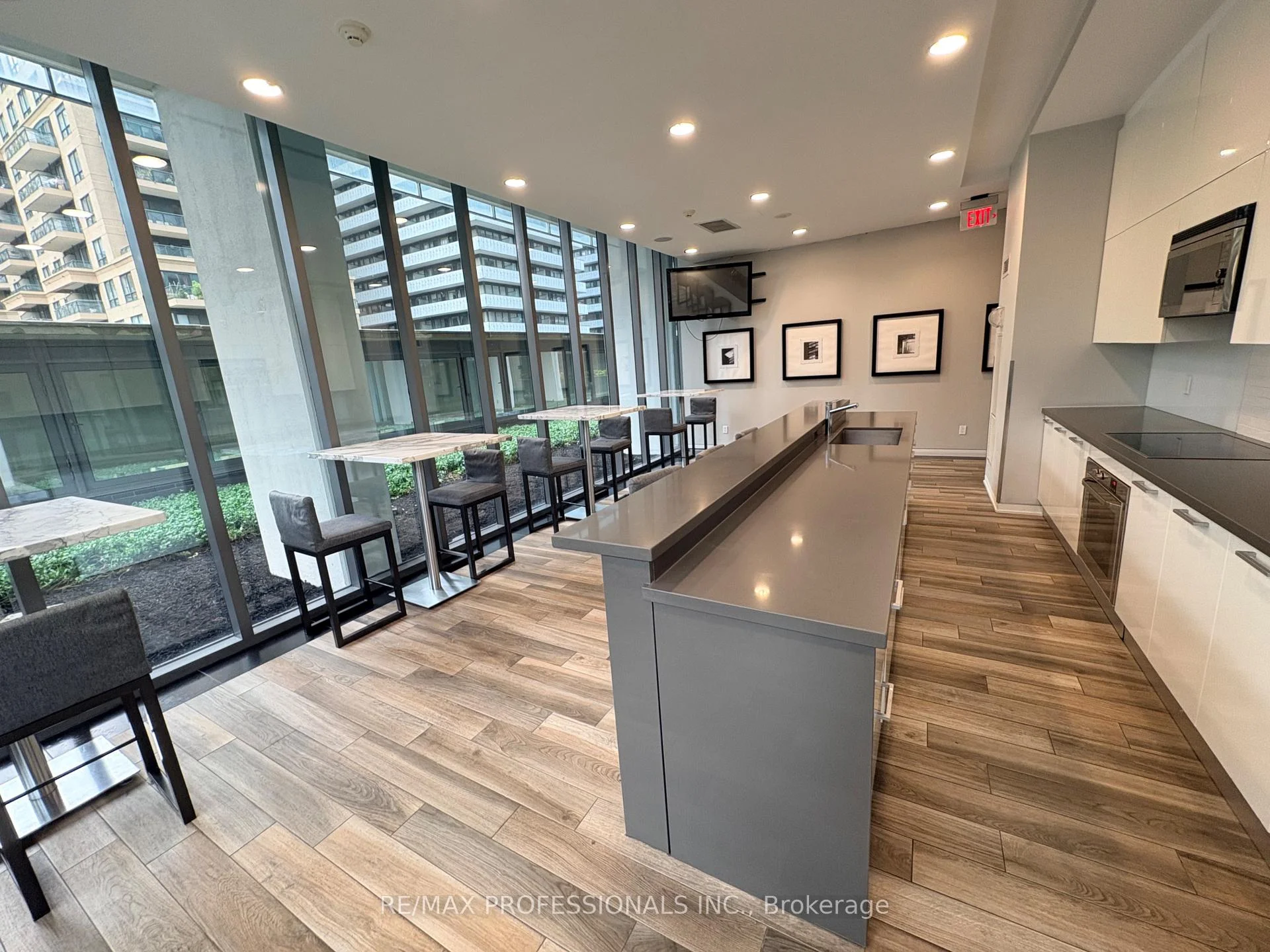 Photo 38 of Unit 710, 33 Charles Street E, Toronto, Church-Yonge Corridor — HOMEH