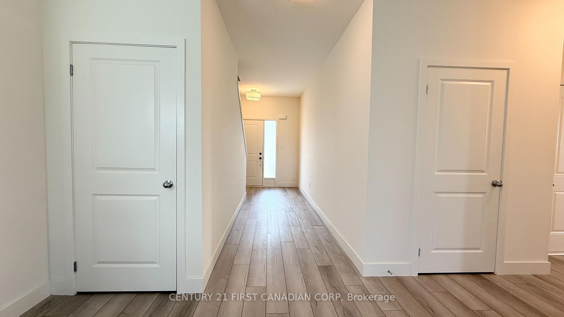 Photo 4 of 1422 Twilite Boulevard, London, North S — HOMEH