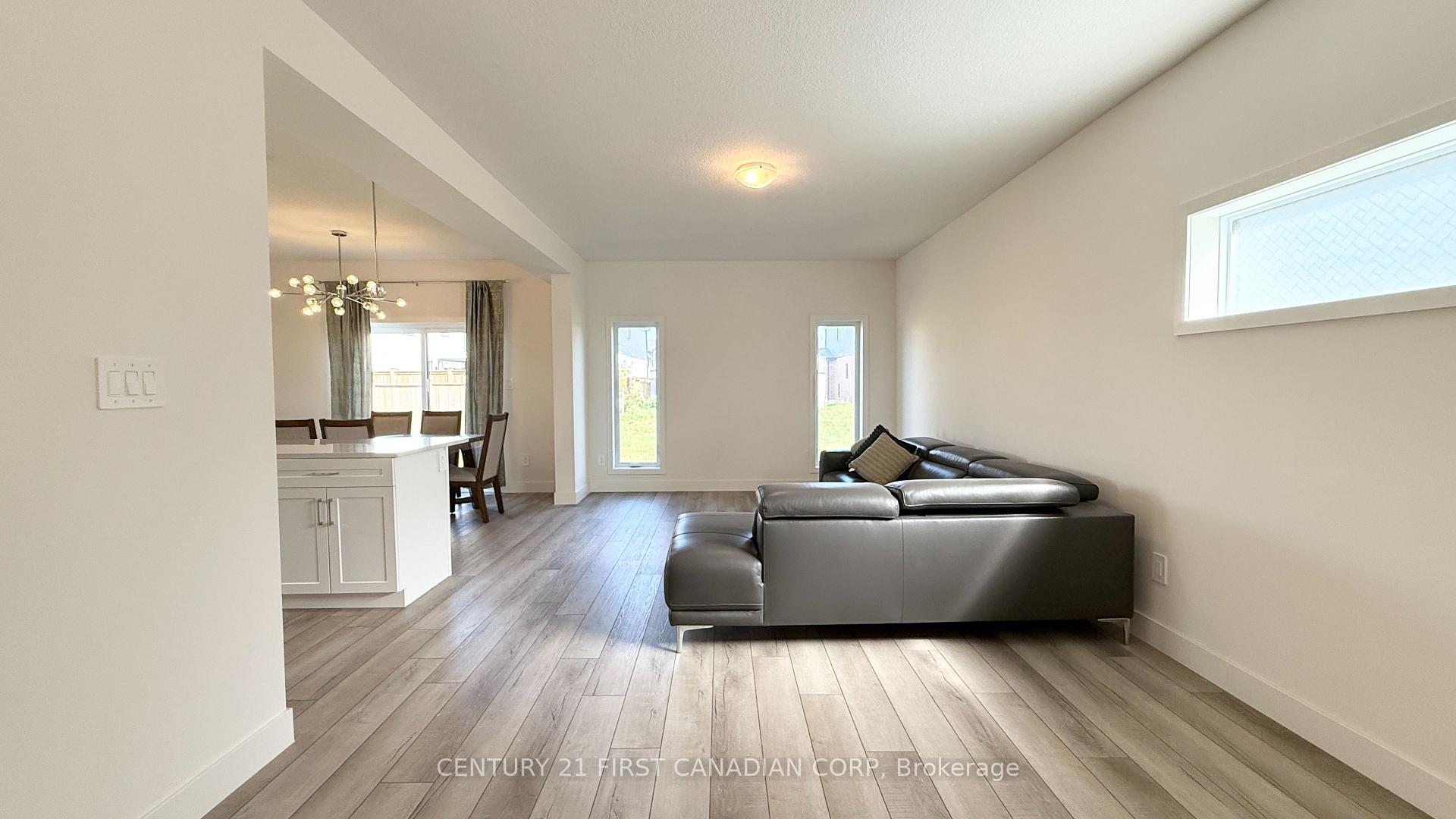 Photo 5 of 1422 Twilite Boulevard, London, North S — HOMEH