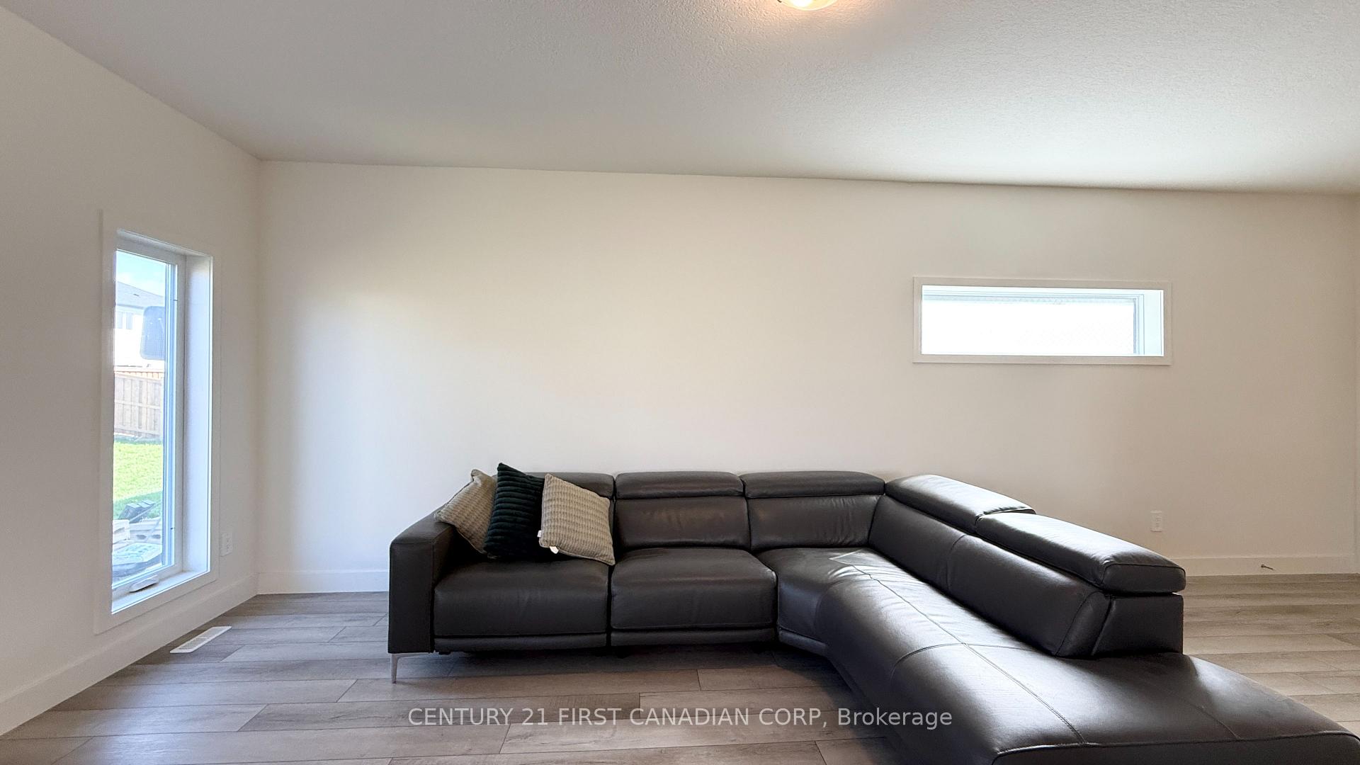 Photo 15 of 1422 Twilite Boulevard, London, North S — HOMEH